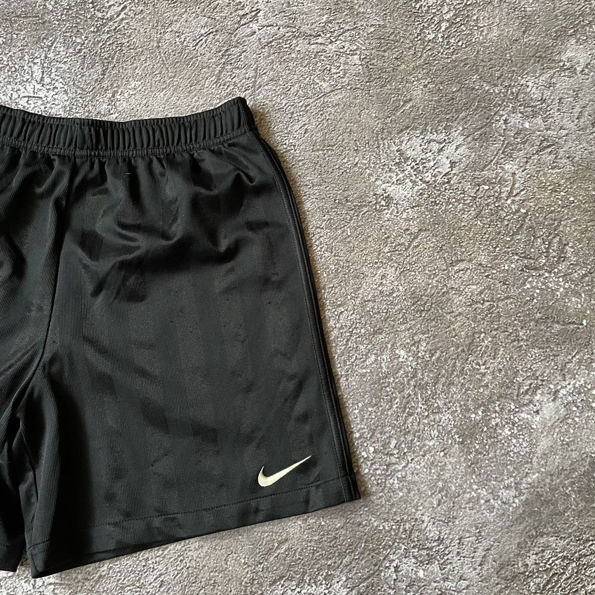 Nike Vintage Y2K Nike Short Logo Sportwear Casual Buymypiece 90s Size US 29 - 3 Thumbnail