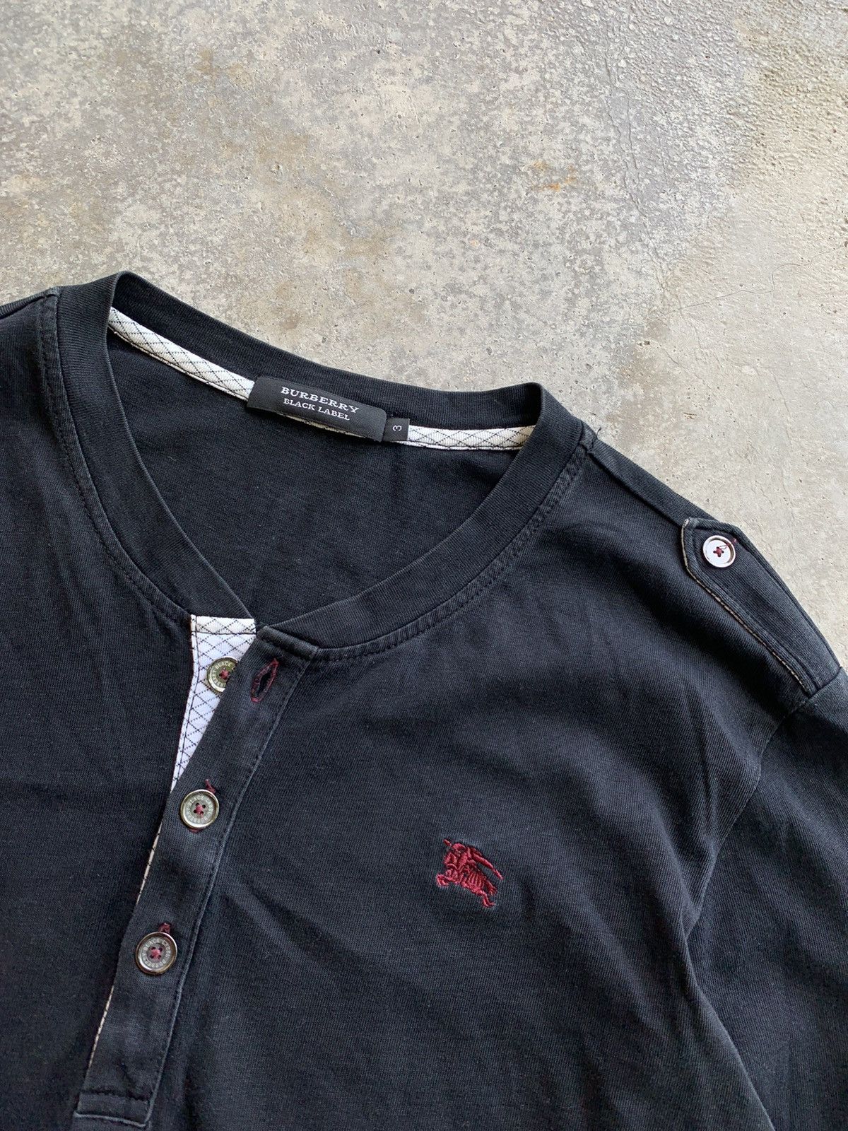 Black Label Vintage Burberry Embroided Black Label Long Sleeve Tshirt Size US M / EU 48-50 / 2 - 2 Thumbnail