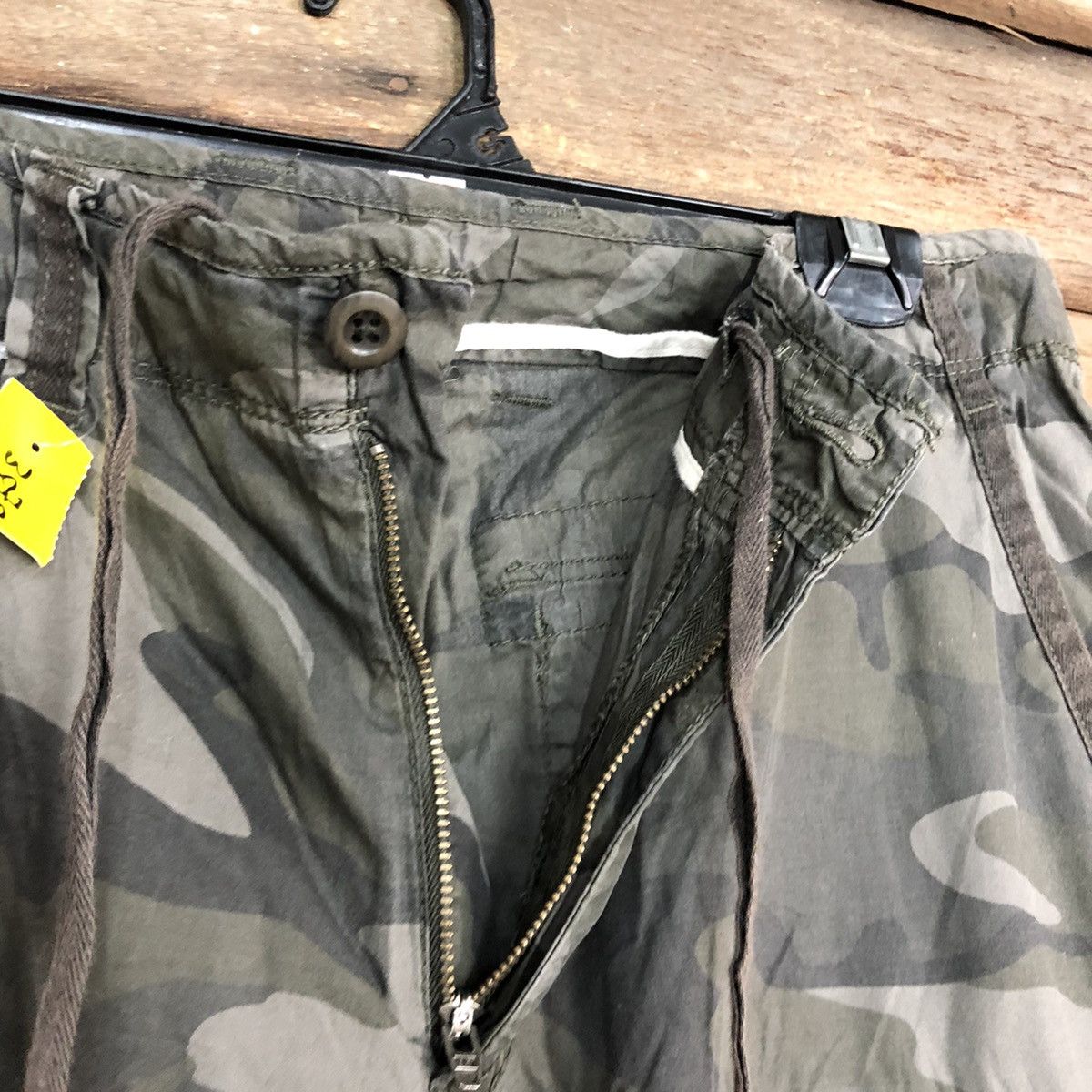 Japanese Brand × Uniqlo Uniqlo Green Camo Multipocket Tactical Cargo Pants #3878 Size US 31 - 8 Thumbnail
