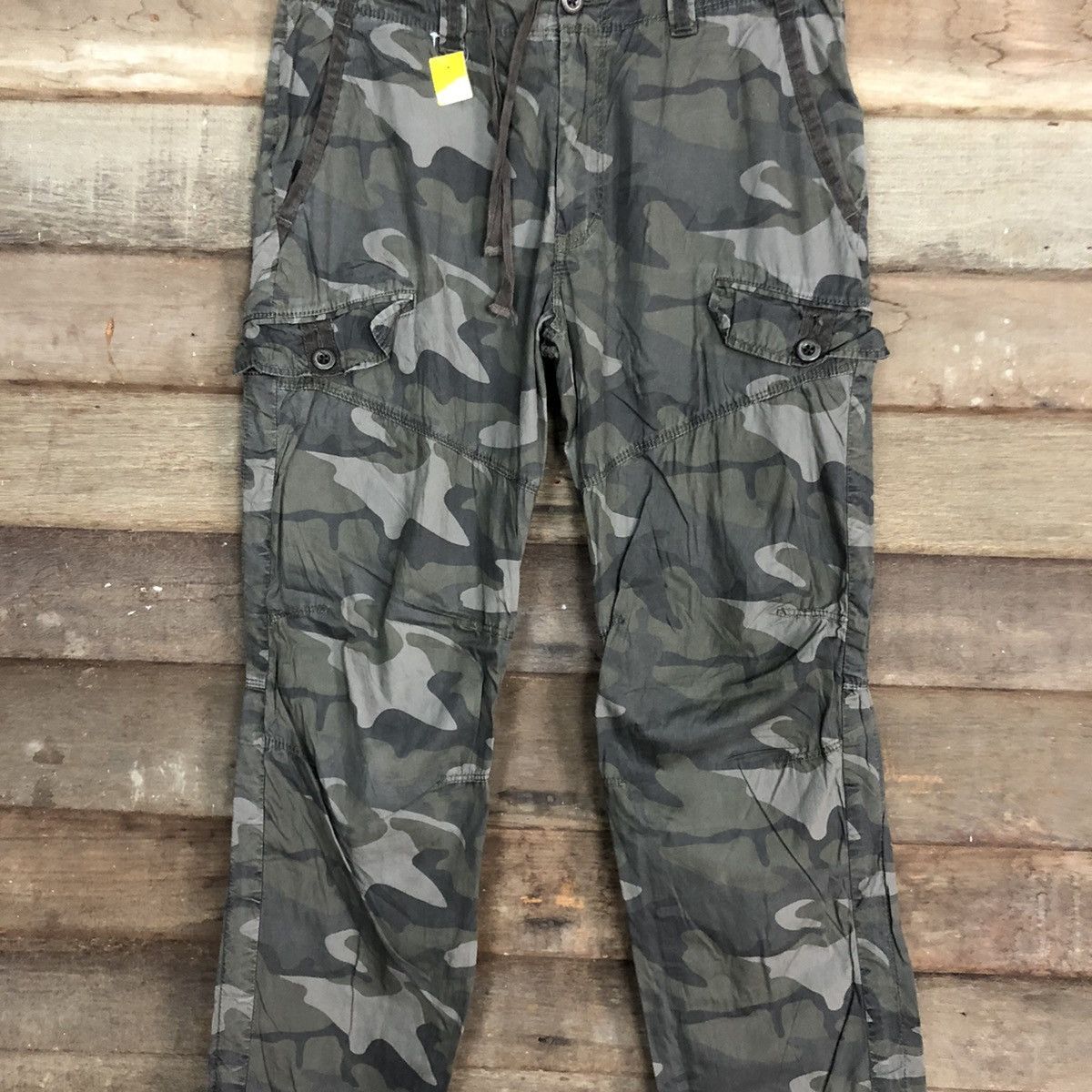 Japanese Brand × Uniqlo Uniqlo Green Camo Multipocket Tactical Cargo Pants #3878 Size US 31 - 4 Thumbnail