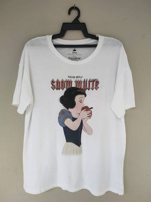 pull and bear snow white t shirt