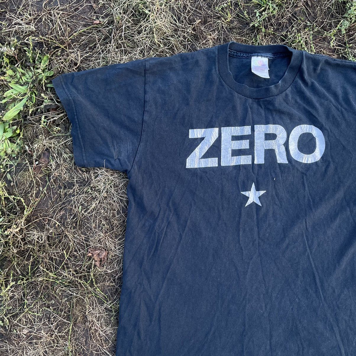 Vintage Vintage Y2K Zero Graphic Tee Streetwear Skate Dark Baggy M Size US M / EU 48-50 / 2 - 3 Thumbnail