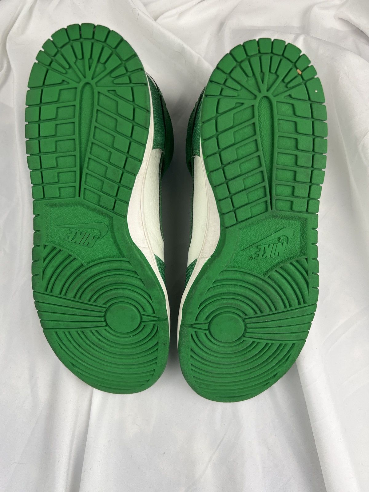 Nike 2009 Nike Dunk High Lucky Green Size US 10 / EU 43 - 6 Thumbnail