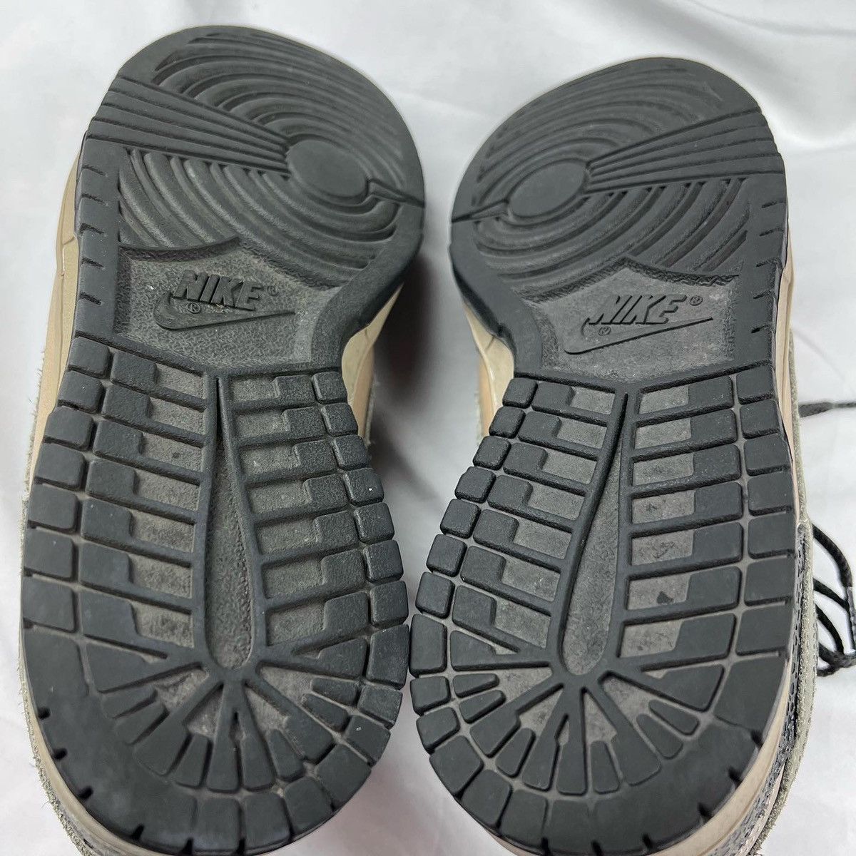 Nike 2004 Nike Dunk Low - Safari (w) Size US 7.5 / EU 40-41 - 5 Thumbnail