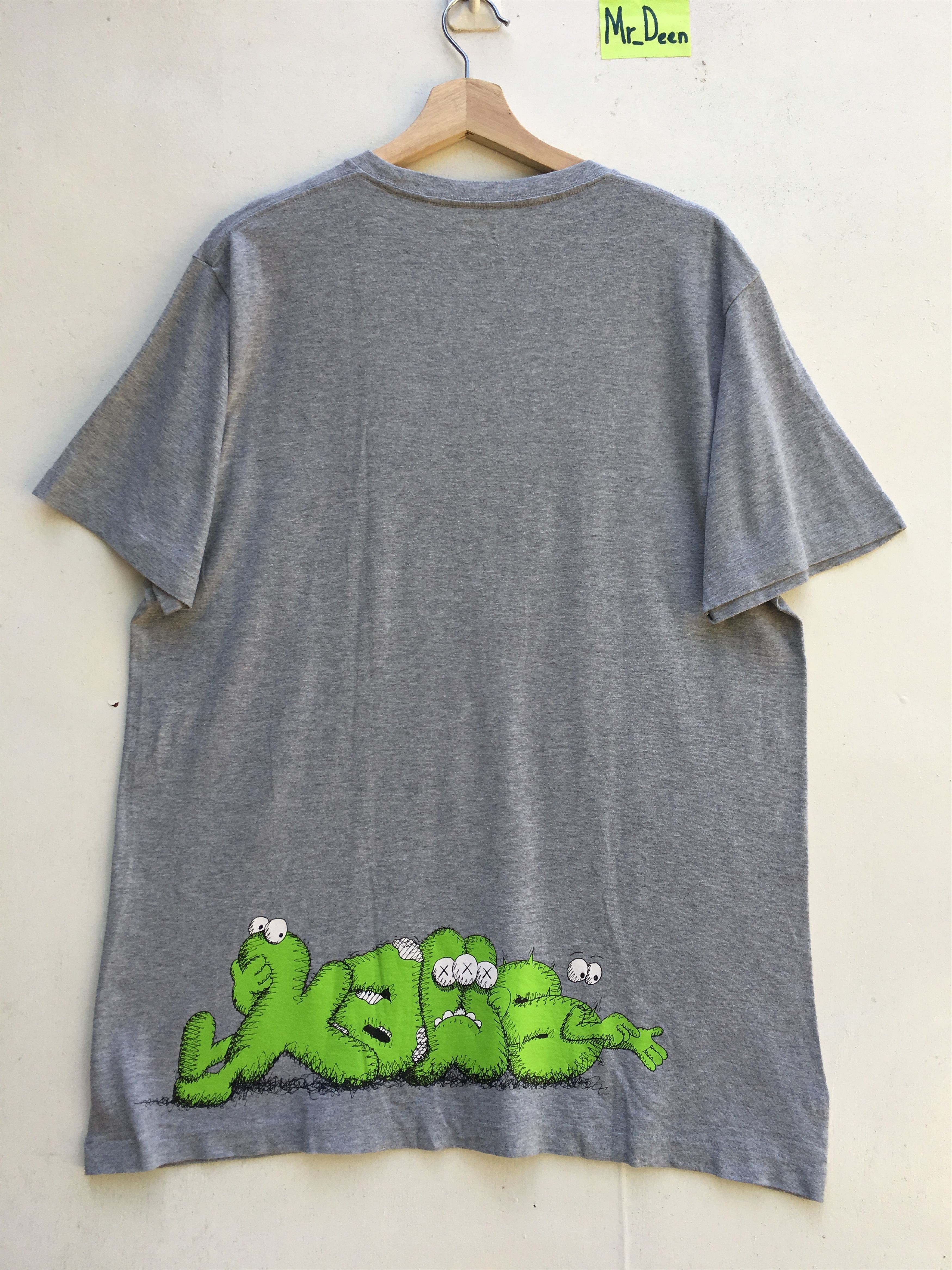 Kaws × Uniqlo Rare!! Uniqlo x Kaws x Sesame Street Tshirt Size US XL / EU 56 / 4 - 10 Thumbnail