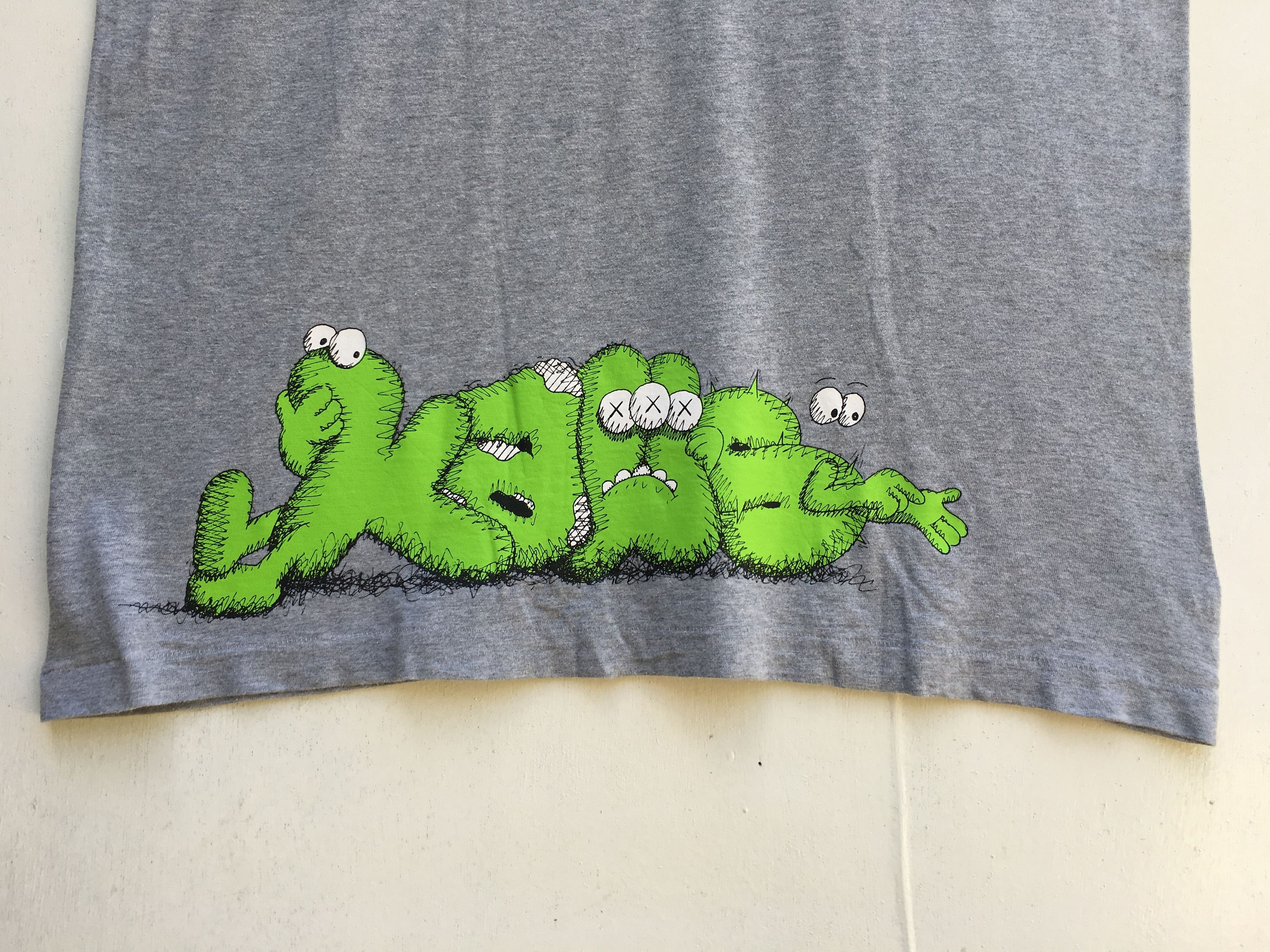 Rare!! Uniqlo x Kaws x Sesame Street Tshirt