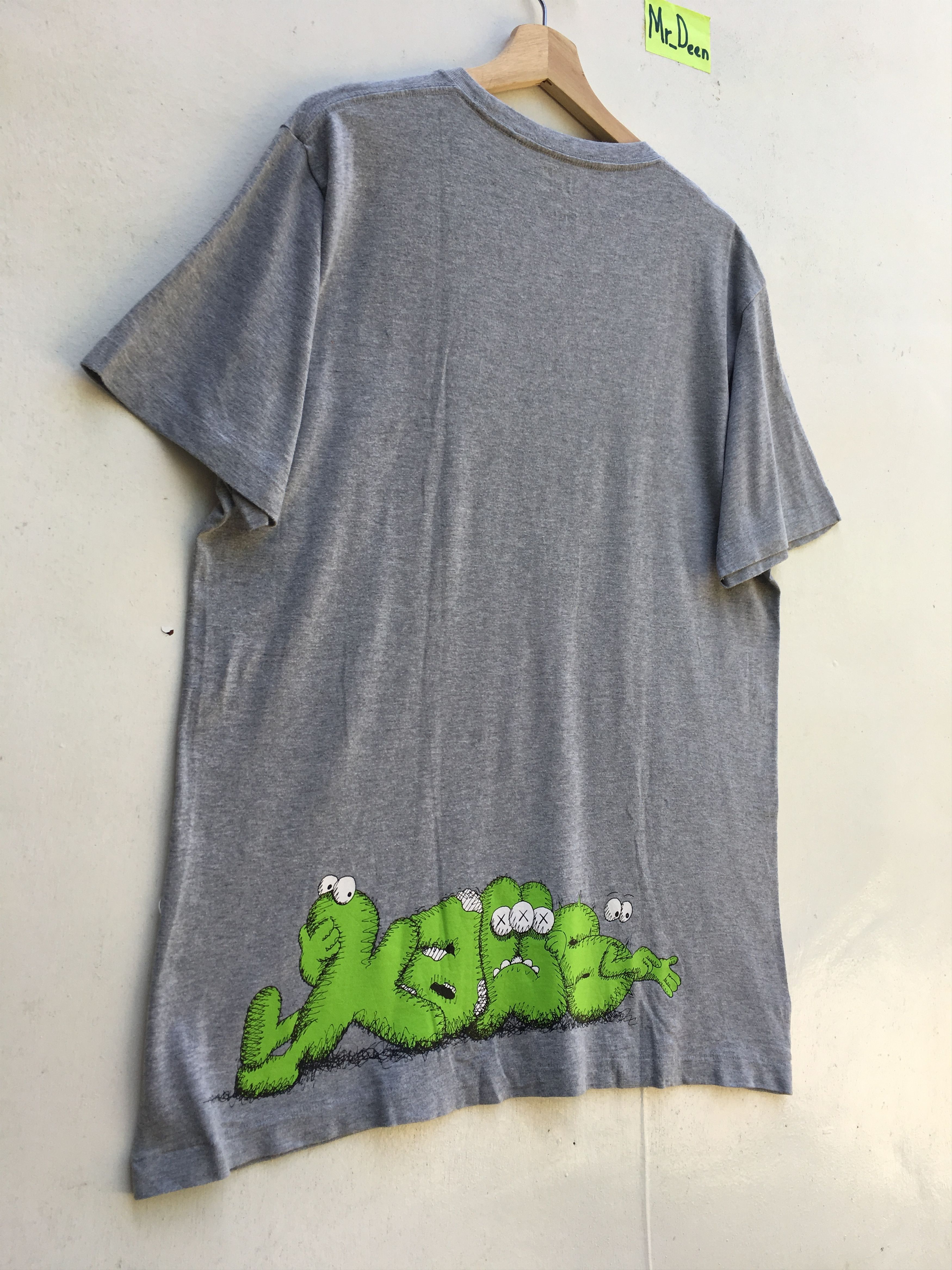 Kaws × Uniqlo Rare!! Uniqlo x Kaws x Sesame Street Tshirt Size US XL / EU 56 / 4 - 11 Thumbnail