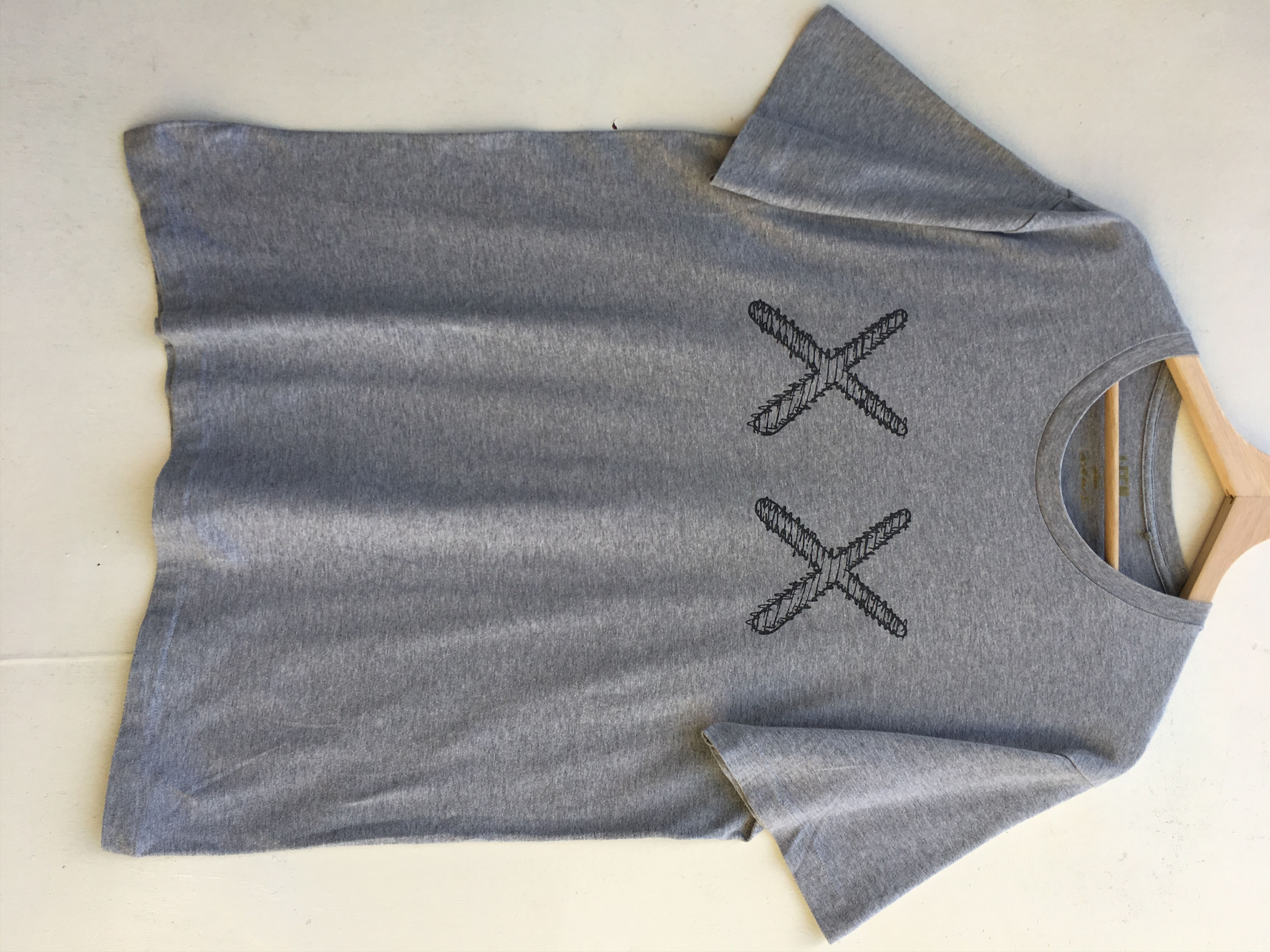 Rare!! Uniqlo x Kaws x Sesame Street Tshirt