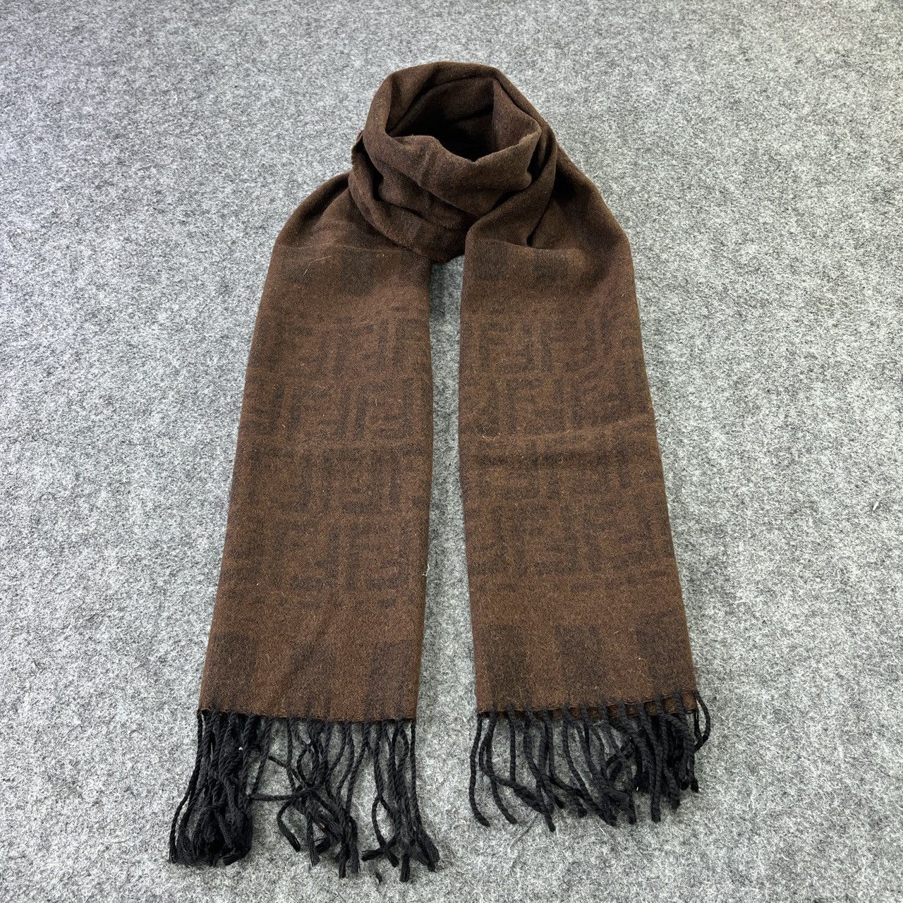 Vintage FENDi SCARVES / MUFFLER / NECKWEAR T588 Size ONE SIZE - 1 Thumbnail