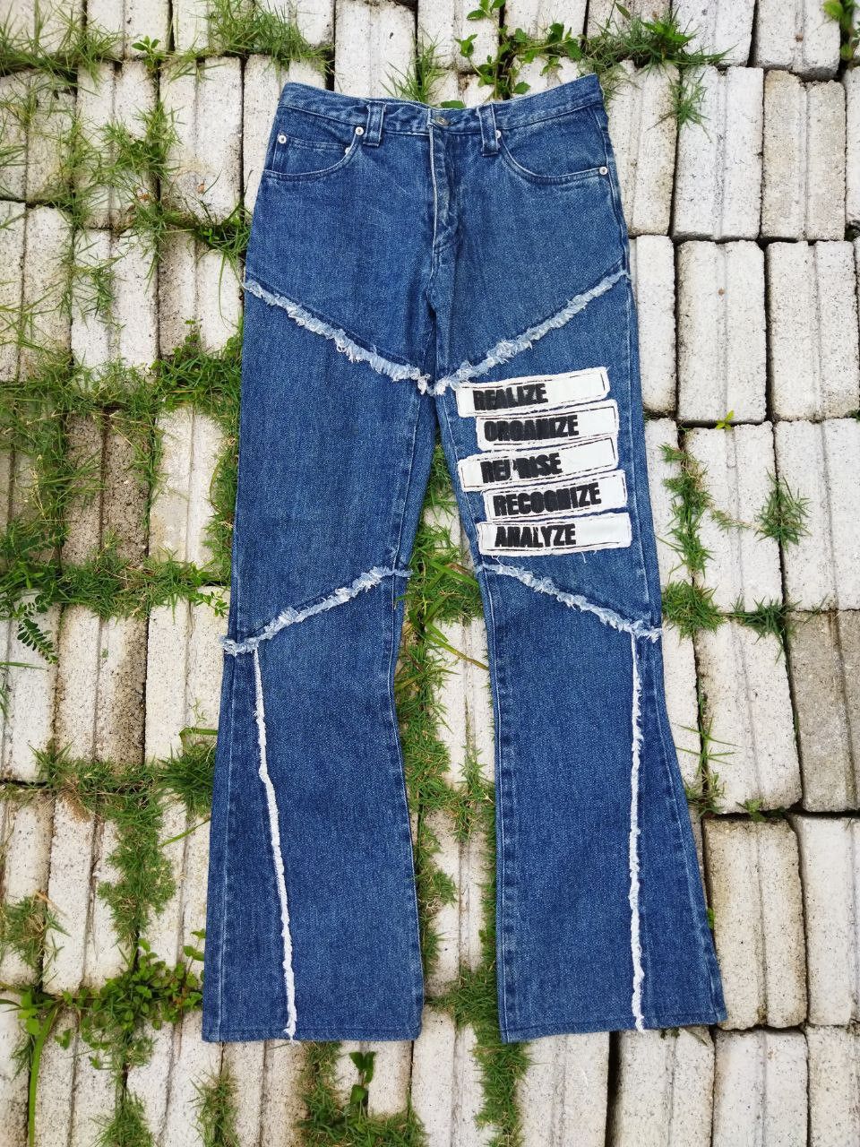OII+Session Japan Patches Bootcut Jeans