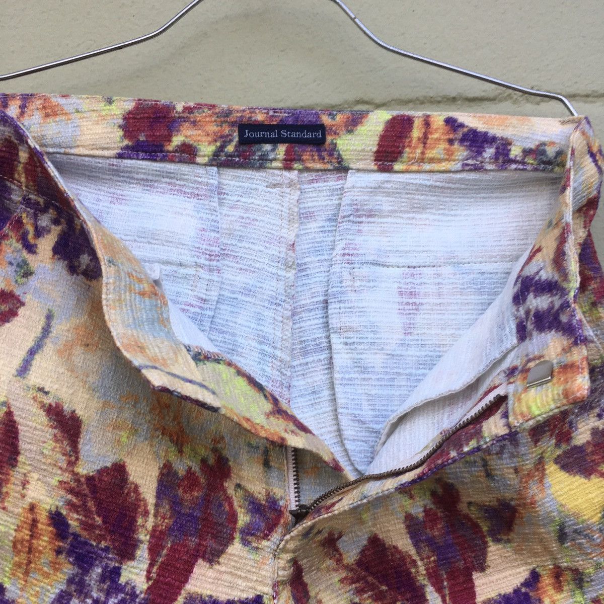 Journal Standard Journal Standard 3 Quarter Floral Pant Size 28" / US 6 / IT 42 - 9 Thumbnail
