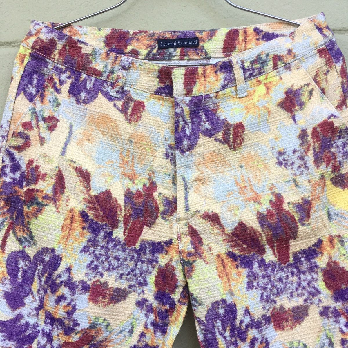 Journal Standard Journal Standard 3 Quarter Floral Pant Size 28" / US 6 / IT 42 - 4 Thumbnail