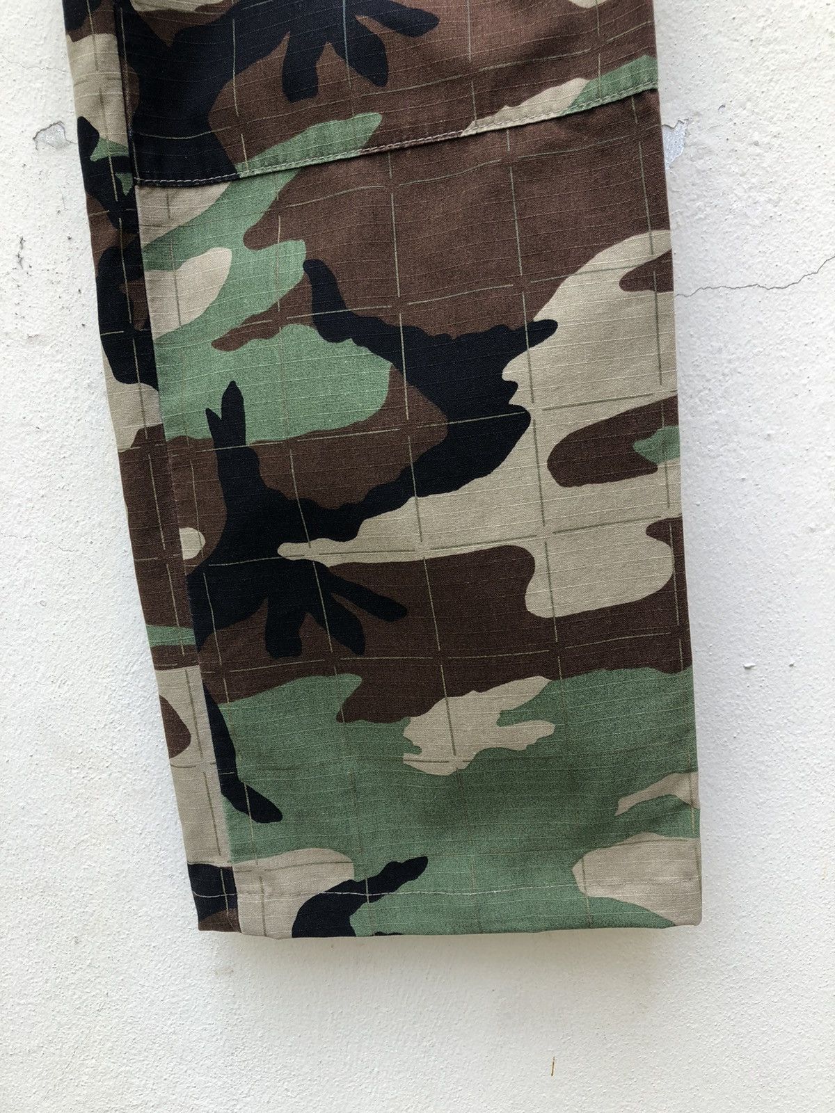Sophnet. Sophnet Japan Camouflage Tactical Parachute Cargo Trouser Size US 32 / EU 48 - 14 Thumbnail