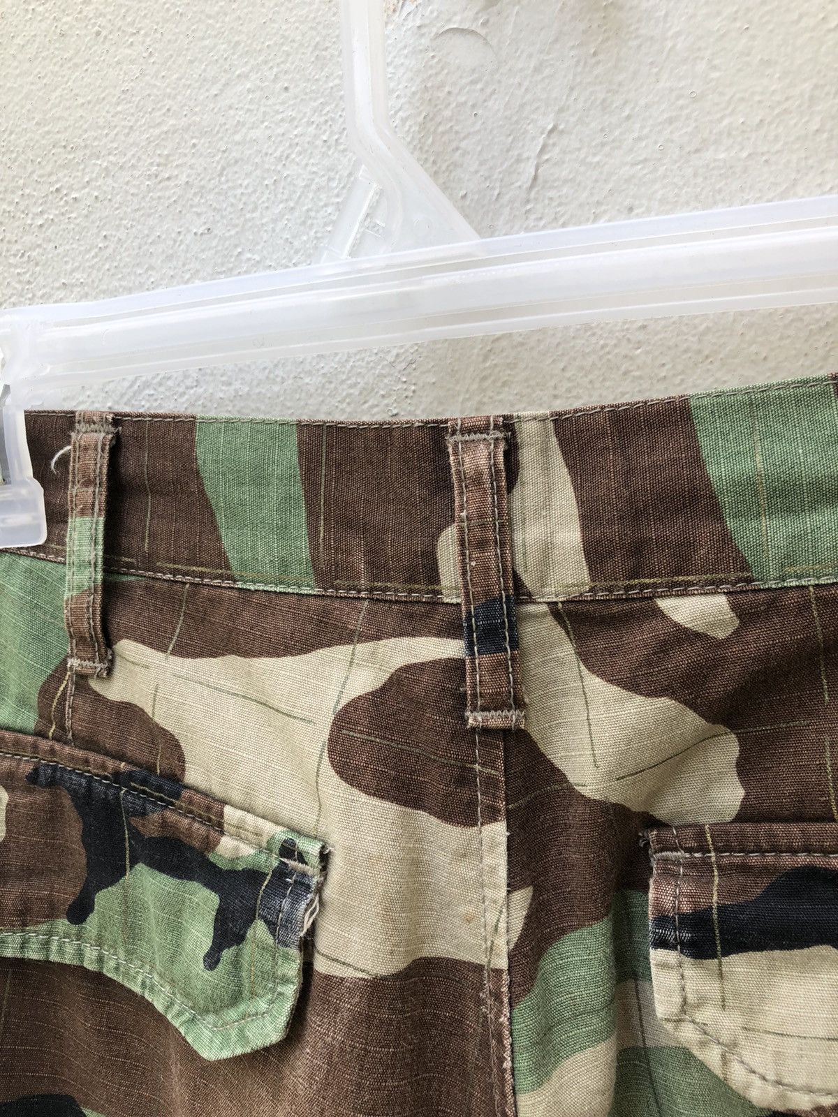 Sophnet. Sophnet Japan Camouflage Tactical Parachute Cargo Trouser Size US 32 / EU 48 - 16 Thumbnail
