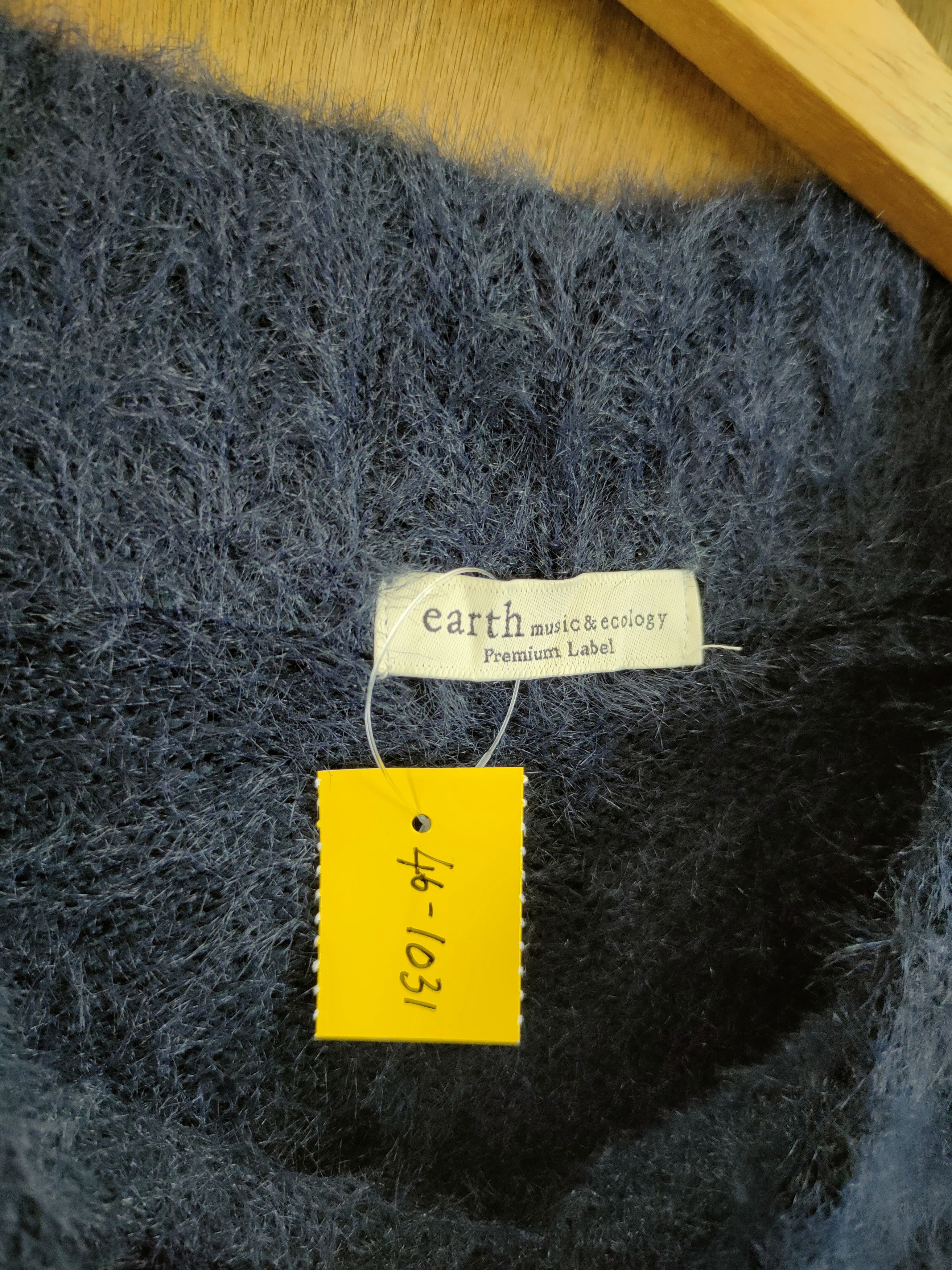 Aran Isles Knitwear D Earth japan mohair shaggy fur knitwear sweatshirt #46-1031 Size US M / EU 48-50 / 2 - 7 Thumbnail