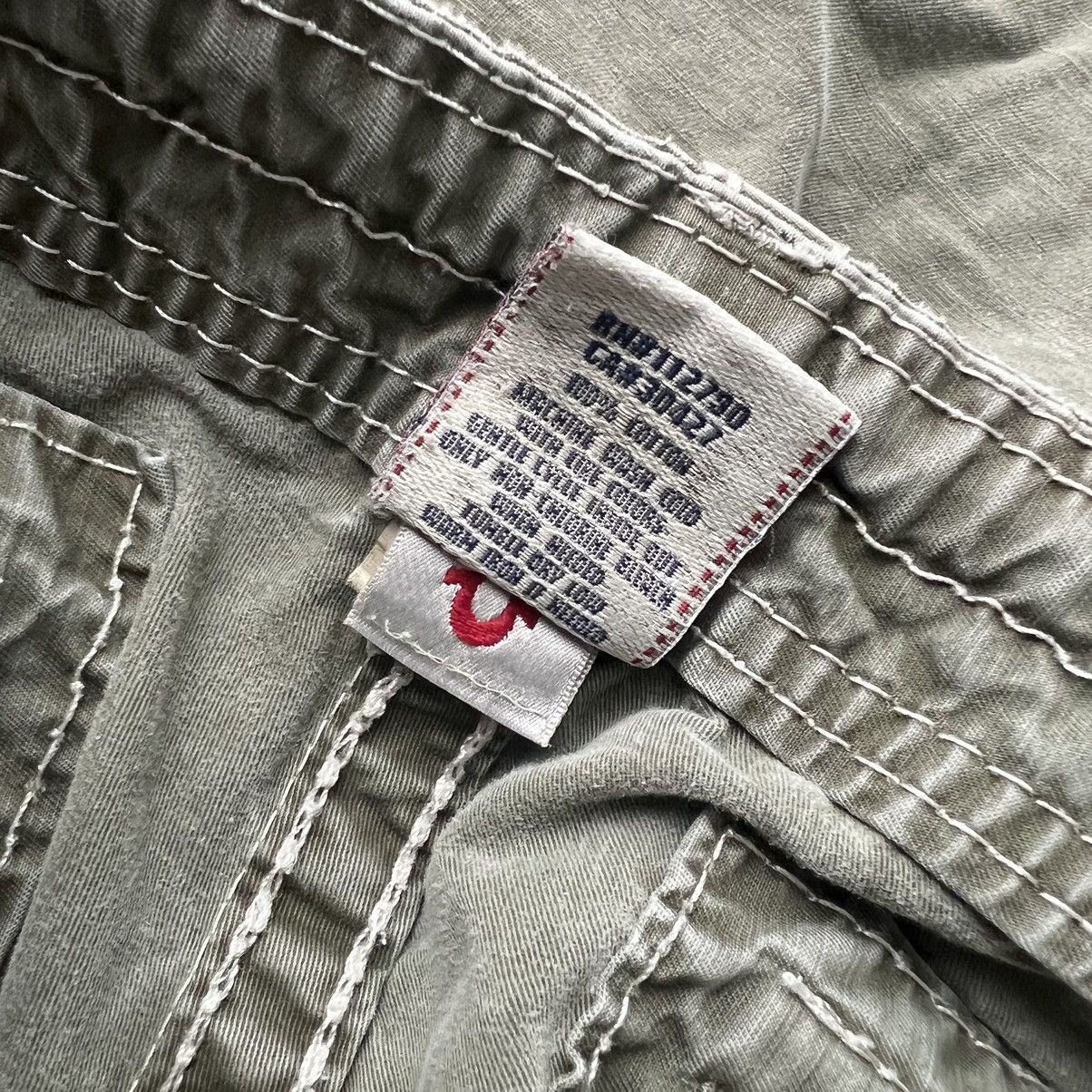 True Religion True religion cargo shorts y2k Baggy Size US 33 - 4 Thumbnail
