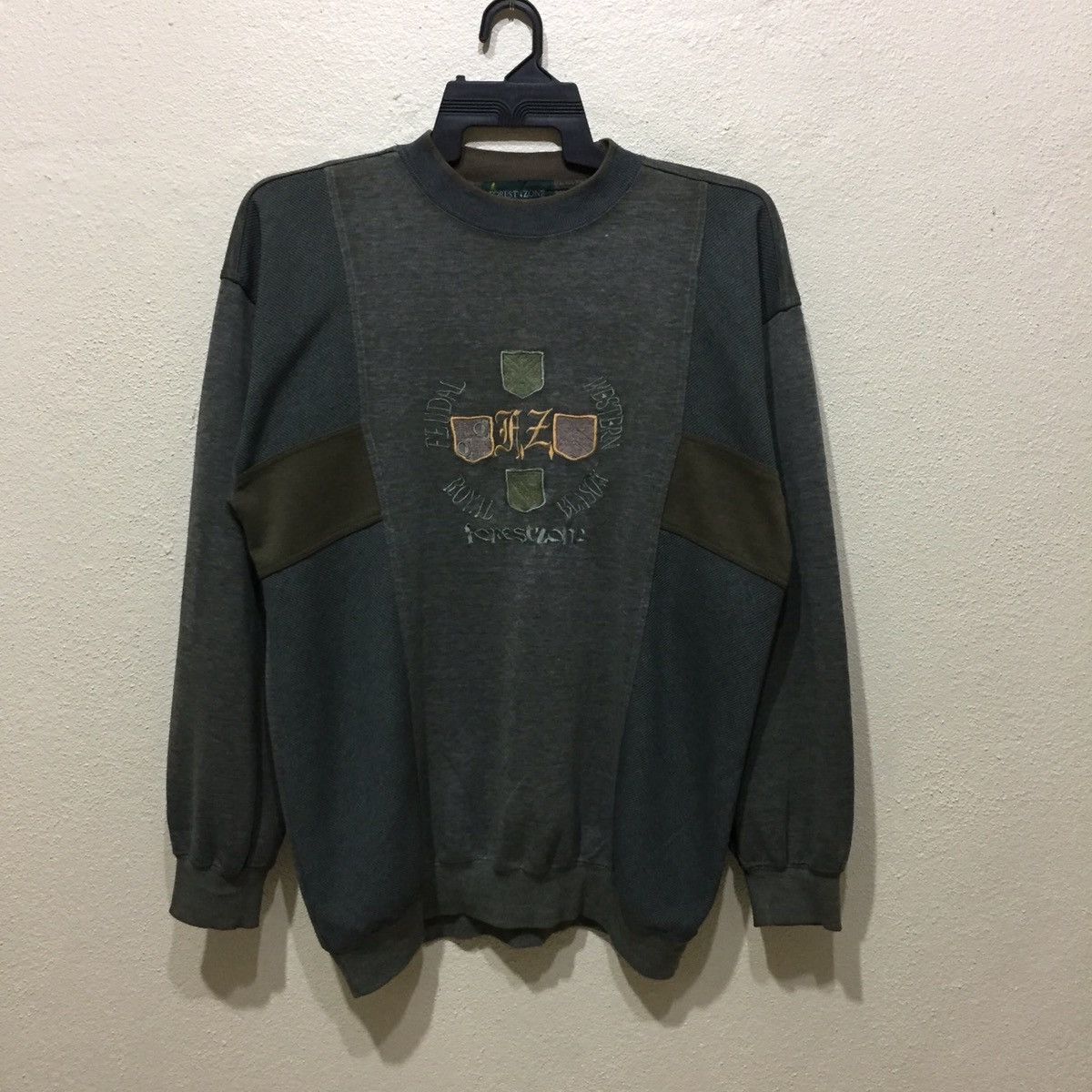 Japanese Brand FOREST ZONE Sweatshirt spellout Big Logo size M fits L Size US L / EU 52-54 / 3 - 1 Thumbnail