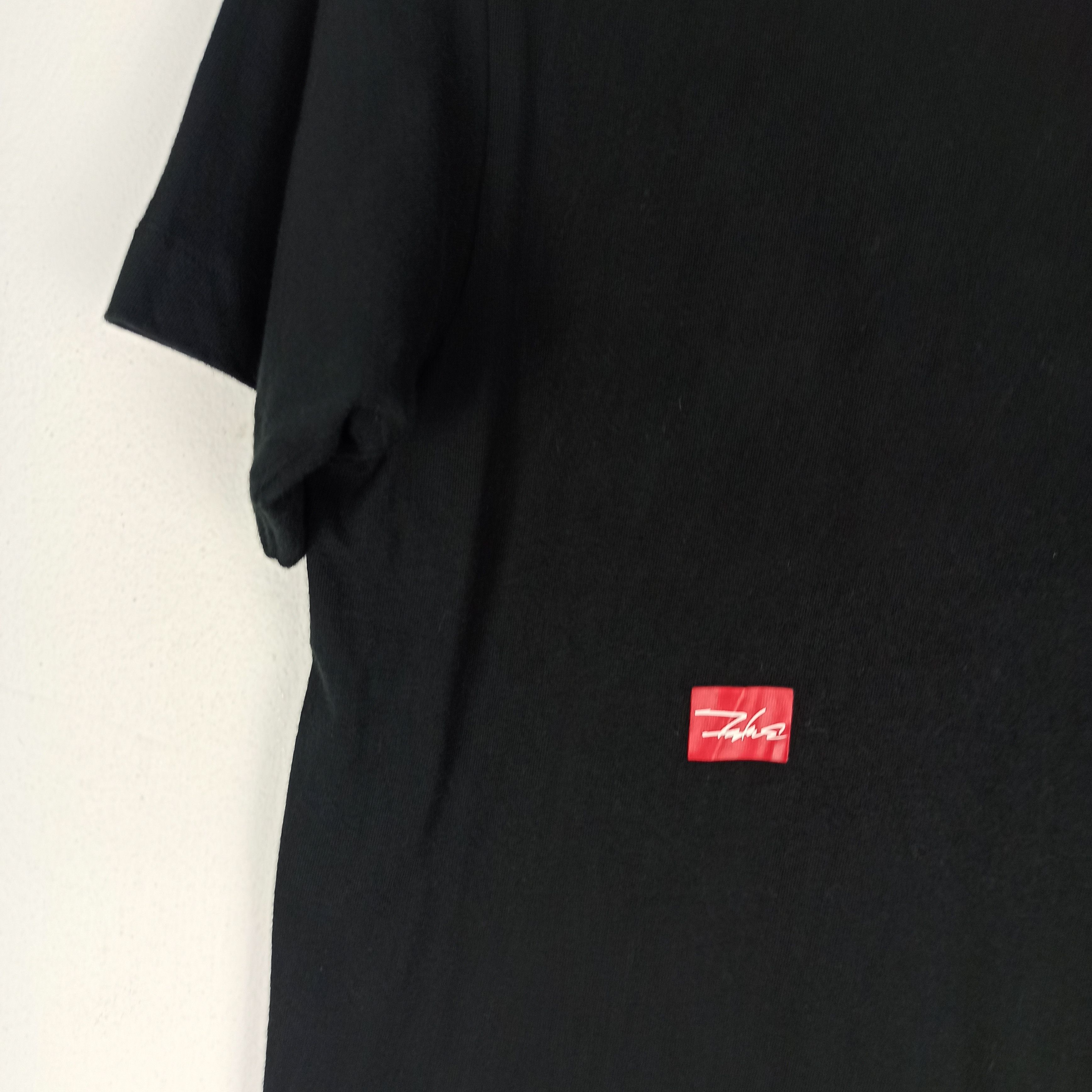 Futura × Uniqlo 🔥STEALS🔥 Art Futura X Uniqlo TSHIRT Size US M / EU 48-50 / 2 - 4 Thumbnail