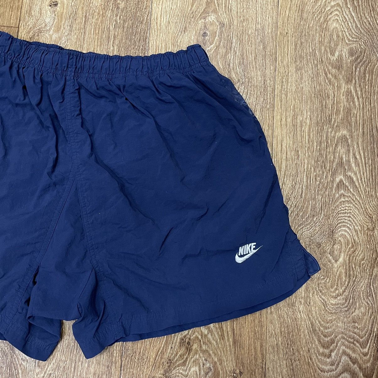 Nike Vintage Nike shorts streetwear swoosh casual y2k size XL Size US 34 / EU 50 - 2 Thumbnail
