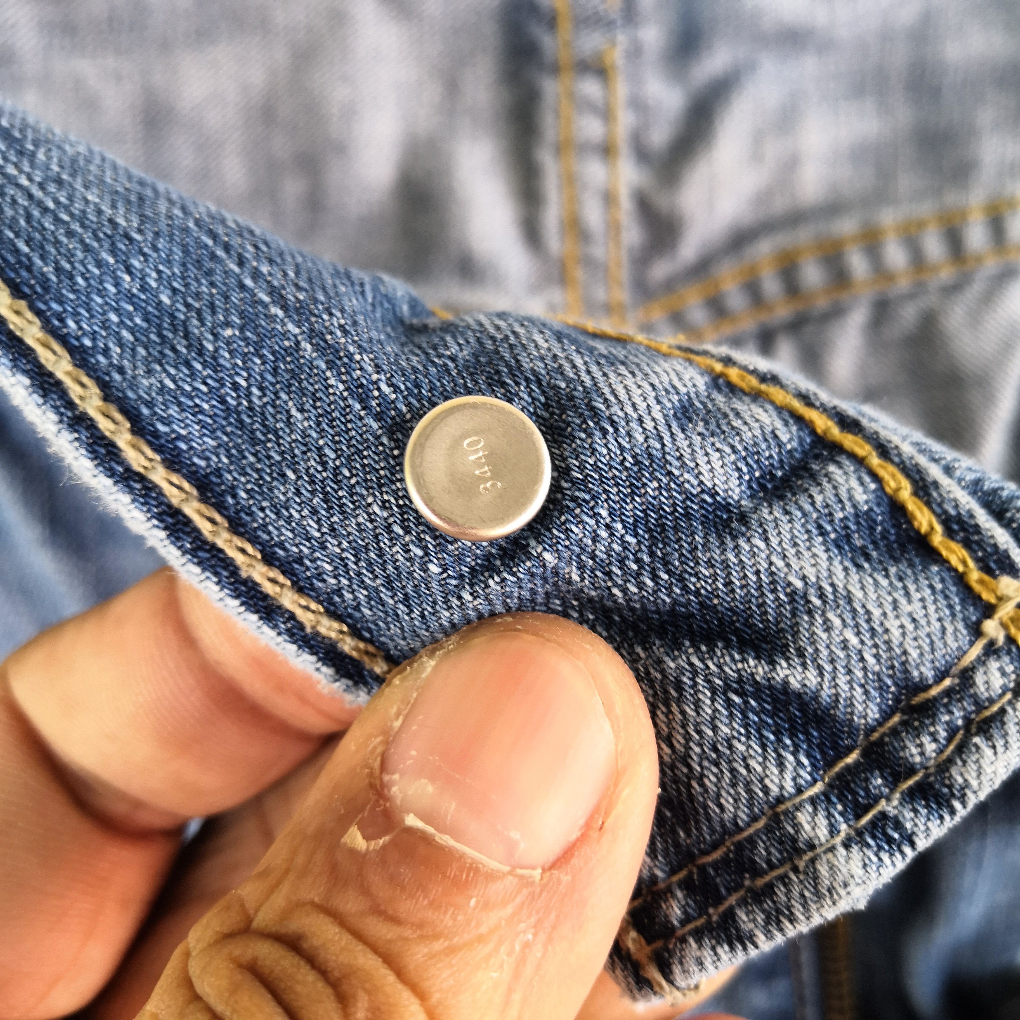 Levi's Vintage Levis Baggy Light Wash Jeans Dirty Levi's 569 Denim Size US 36 / EU 52 - 9 Thumbnail