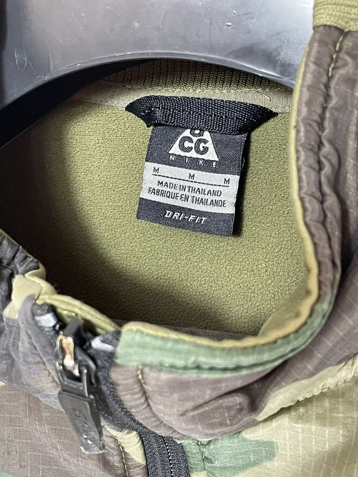 Nike ACG rare nike acg camo tech jacket Size US S / EU 44-46 / 1 - 7 Thumbnail