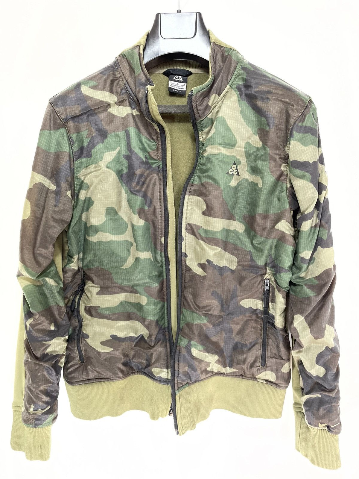 Nike ACG rare nike acg camo tech jacket Size US S / EU 44-46 / 1 - 17 Thumbnail