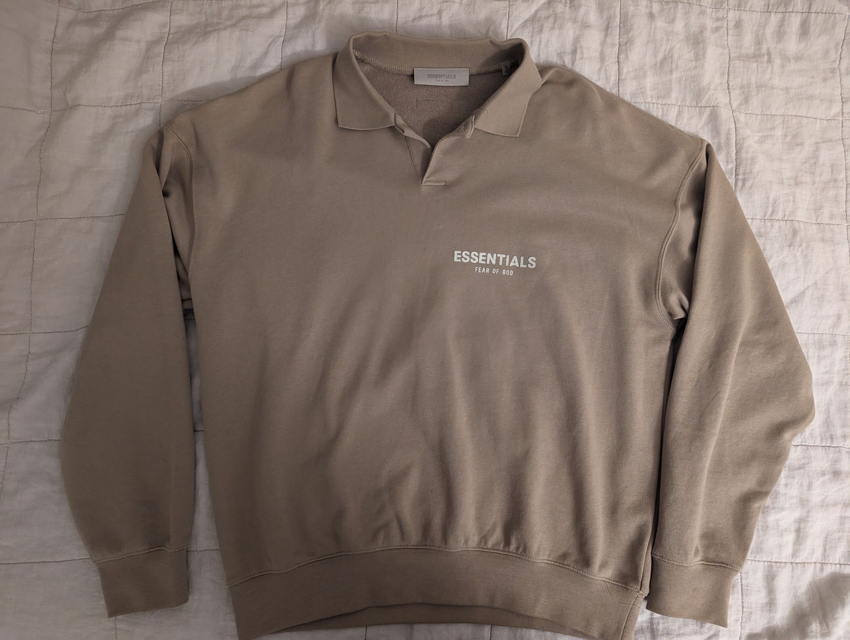 Outlet Fear of God Essentials long sleeve polo sweatshirt men’s size large color tan