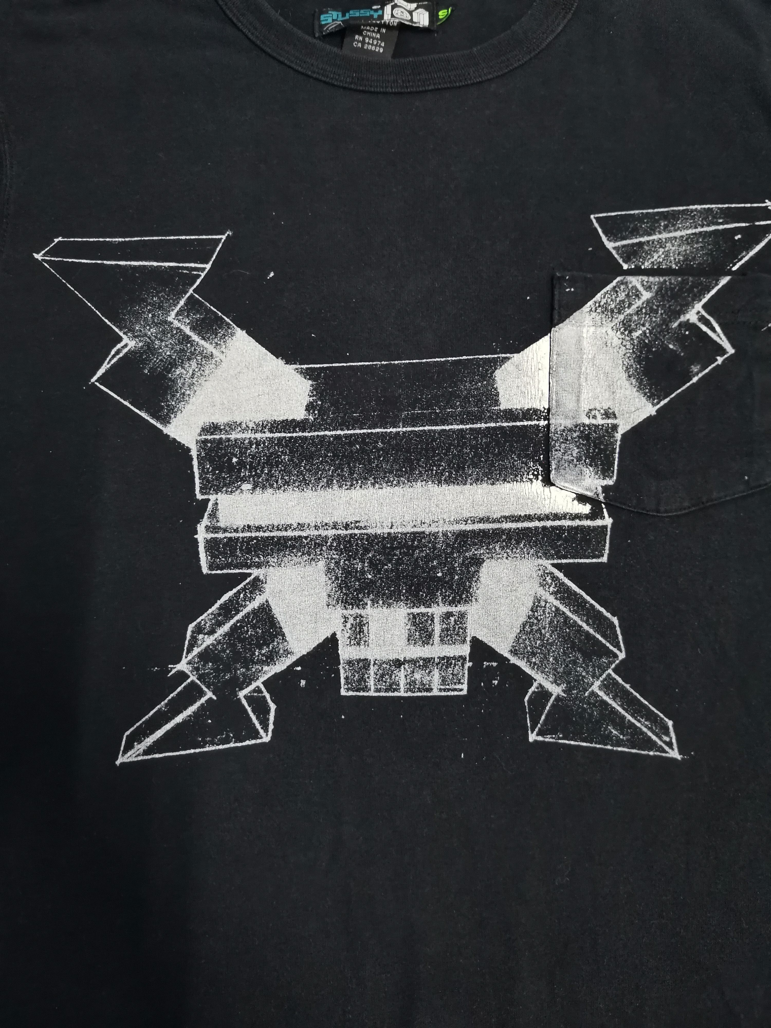 Stussy Rare Stussy Single Pocket Tee Big Logo Spell Out Streetwear Size US M / EU 48-50 / 2 - 1 Thumbnail
