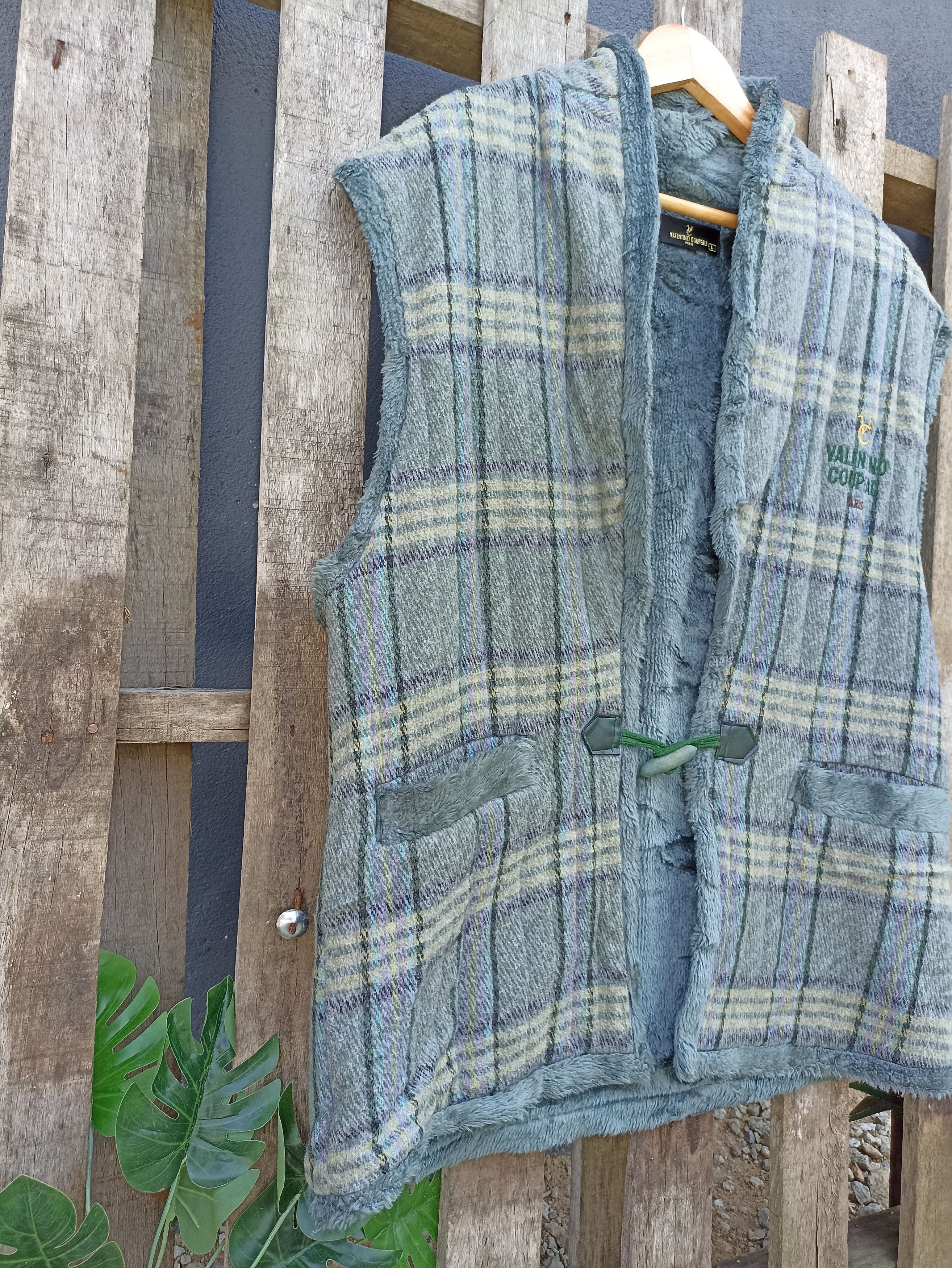 Designer × Japanese Brand × Vintage Vintage Valentino Coupeu Sleeveless Outwear Size US L / EU 52-54 / 3 - 3 Thumbnail