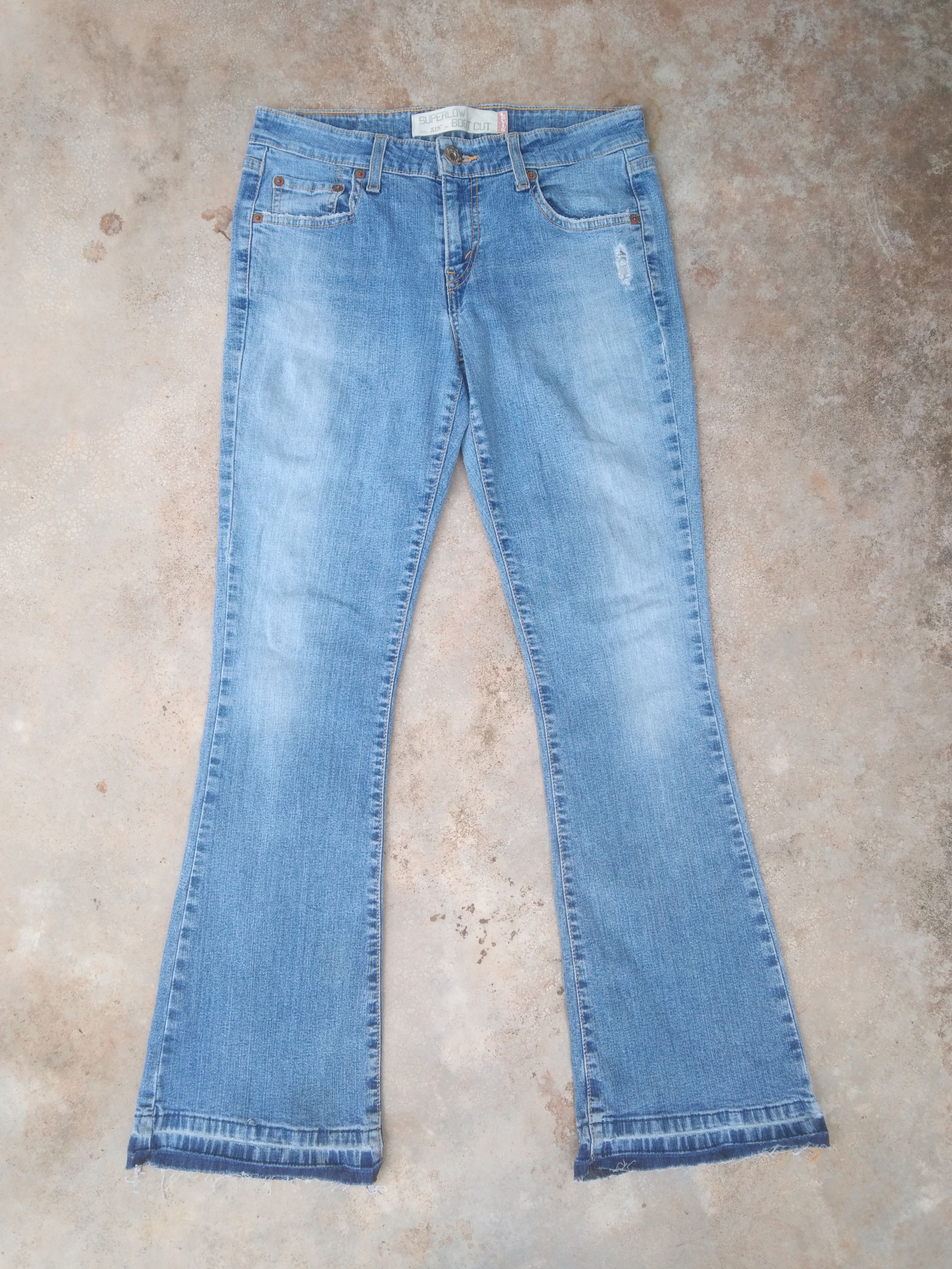 image of Vintage Levi's Jeans 518 Bootcut Flared Released Hem 28X29 in Blue, Men's