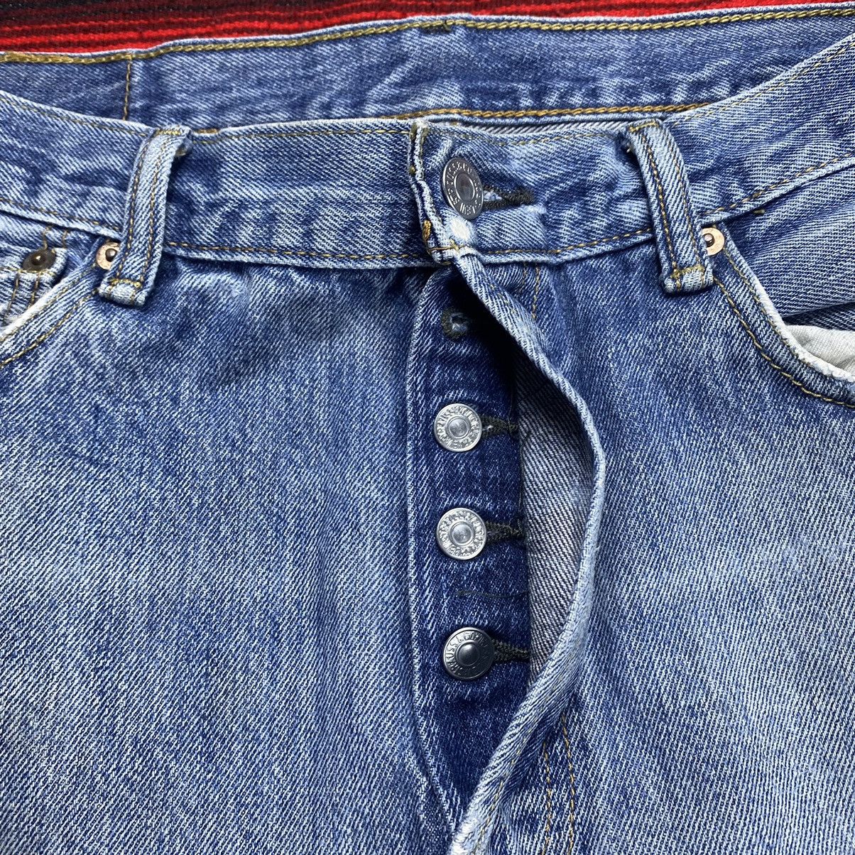 Levi's Vintage Levi’s 501 Single R Tab Distressed Denim Size US 35 - 8 Thumbnail