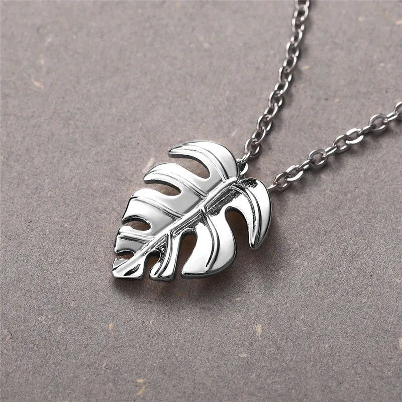 Jewelry Creative Leaf Pendant Necklace Size ONE SIZE - 3 Thumbnail