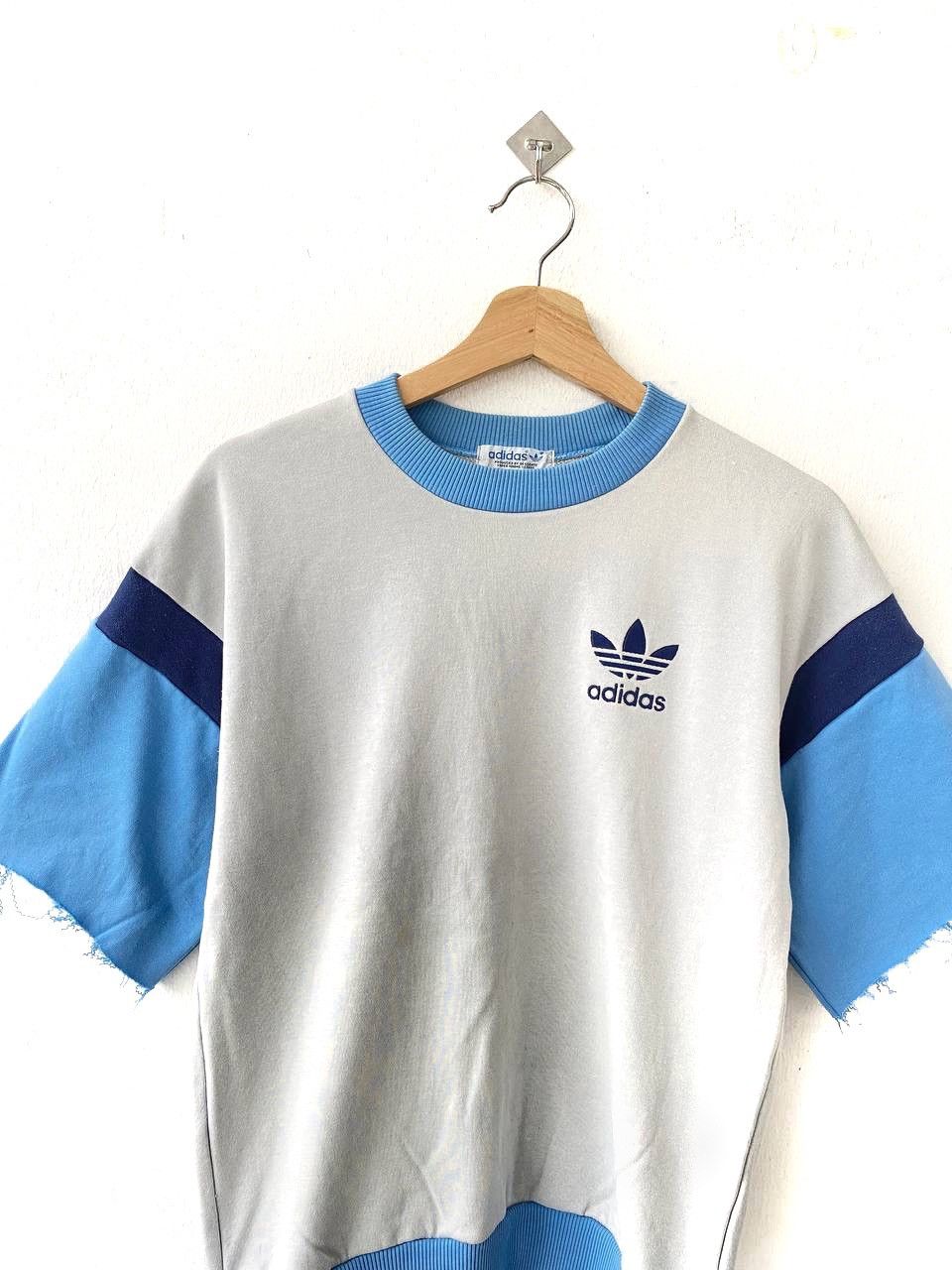 Adidas Vintage Adidas Japan Embroidered Logo Crewneck Sweatshirt Size US S / EU 44-46 / 1 - 2 Thumbnail