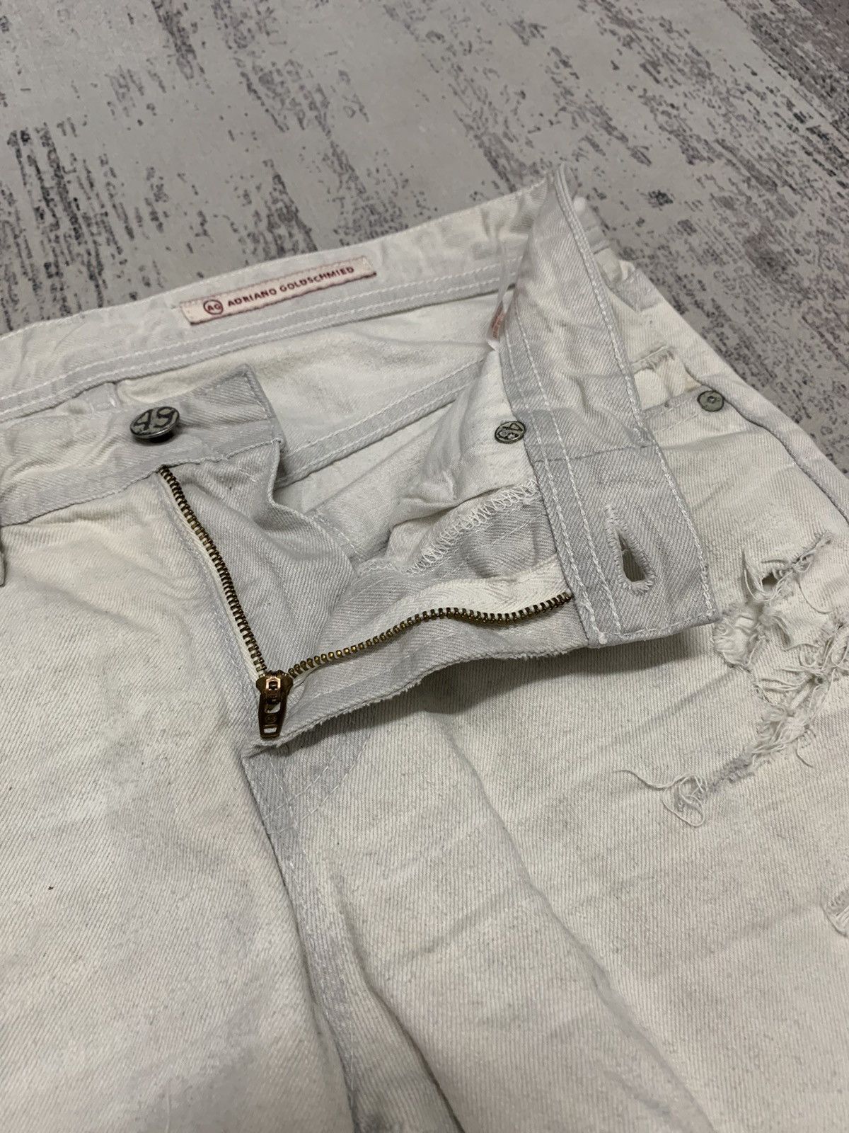 AG Adriano Goldschmied AG Adriano Goldschmied Distressed Denim Jean 31x33.5 Size US 31 - 10 Thumbnail