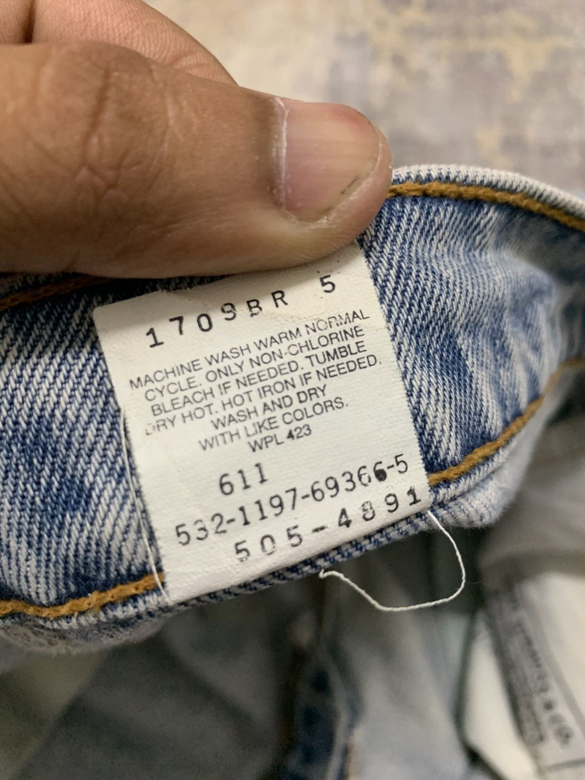 Levi's VTG Levi's 505 Made in USA Light Wash Jeans 34x35 Size US 34 / EU 50 - 13 Thumbnail