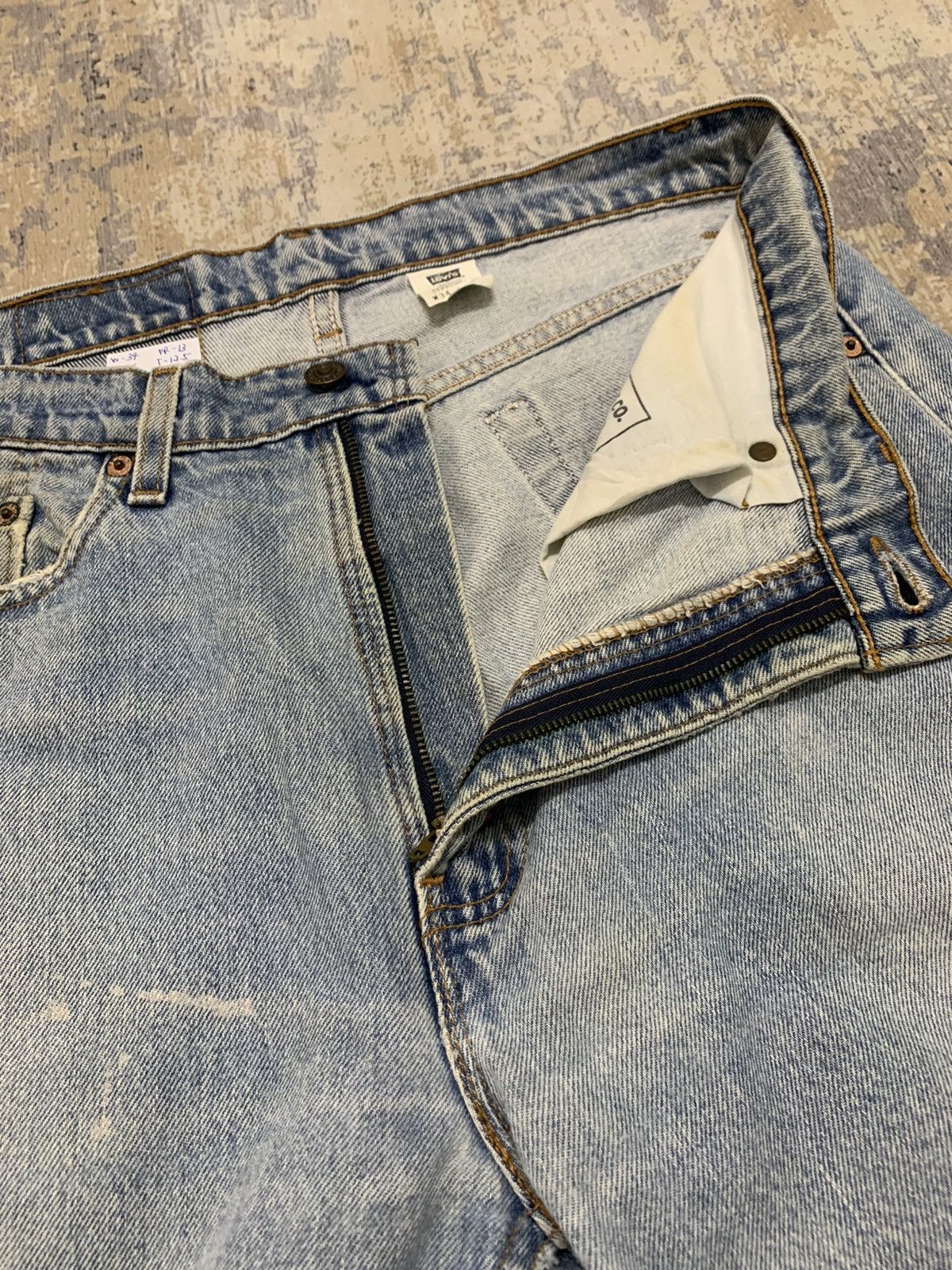 Levi's VTG Levi's 505 Made in USA Light Wash Jeans 34x35 Size US 34 / EU 50 - 4 Thumbnail