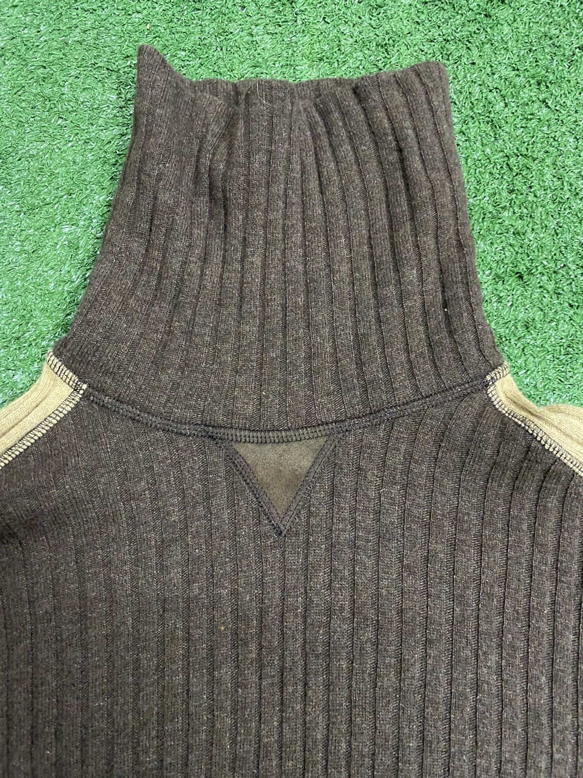 Moschino Moschino Sweatshirt Turtleneck Leather Elbow Padding Wool Size US L / EU 52-54 / 3 - 4 Thumbnail