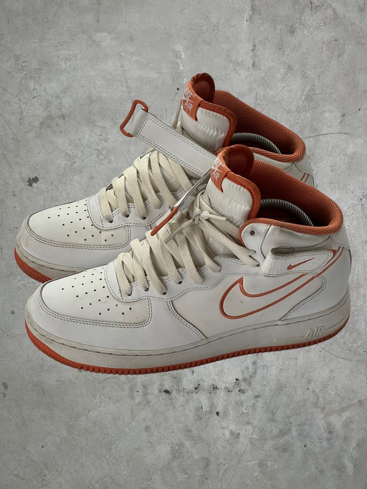 Older Air Force 1 Mid