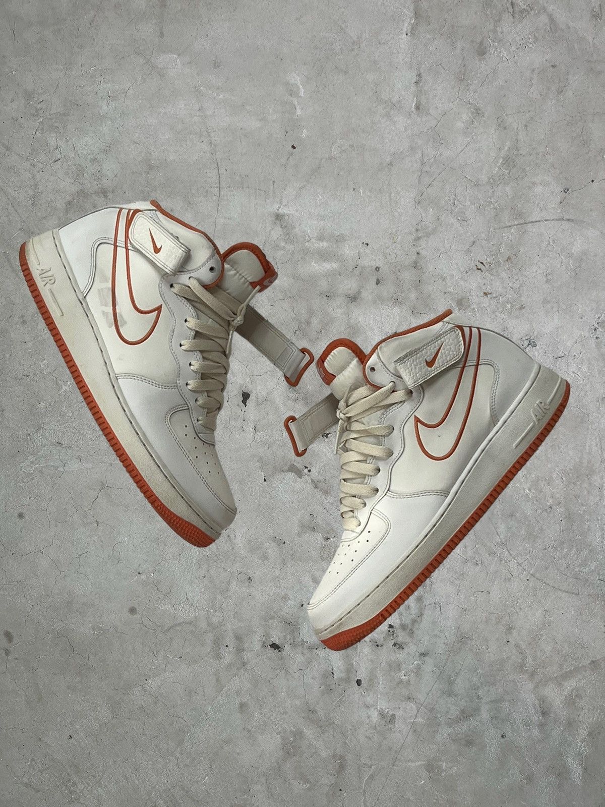 Nike Older Air Force 1 Mid Size US 9.5 / EU 42-43 - 4 Thumbnail