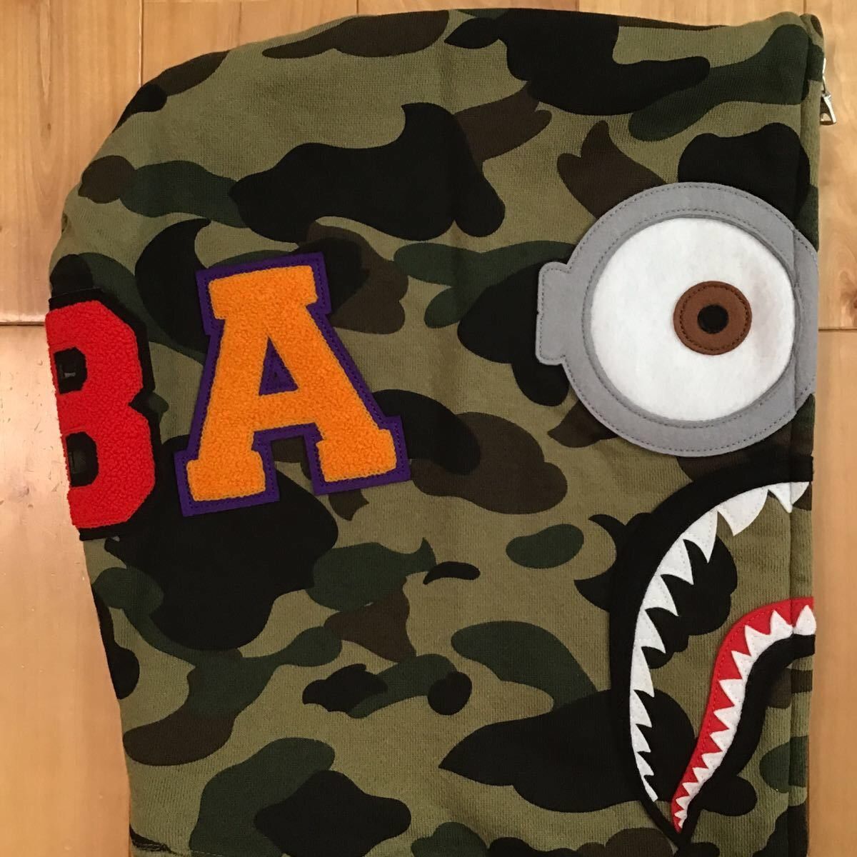 Bape BAPE × Minion Shark full zip hoodie 1st camo green APE Size US L / EU 52-54 / 3 - 4 Thumbnail