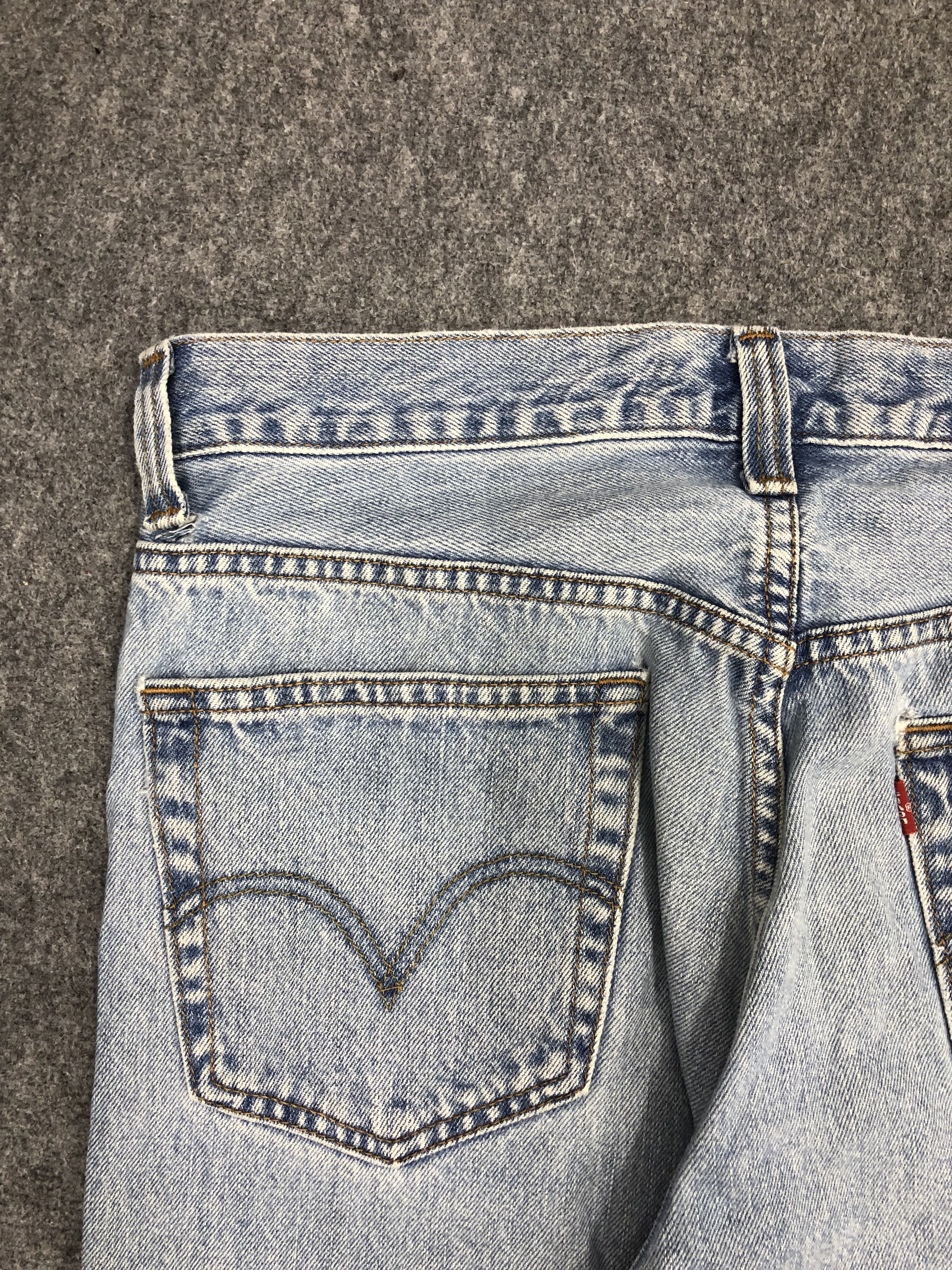 Levi's × Vintage Vintage Levis 505 Light Wash Jeans DP0993 Size US 34 / EU 50 - 13 Thumbnail