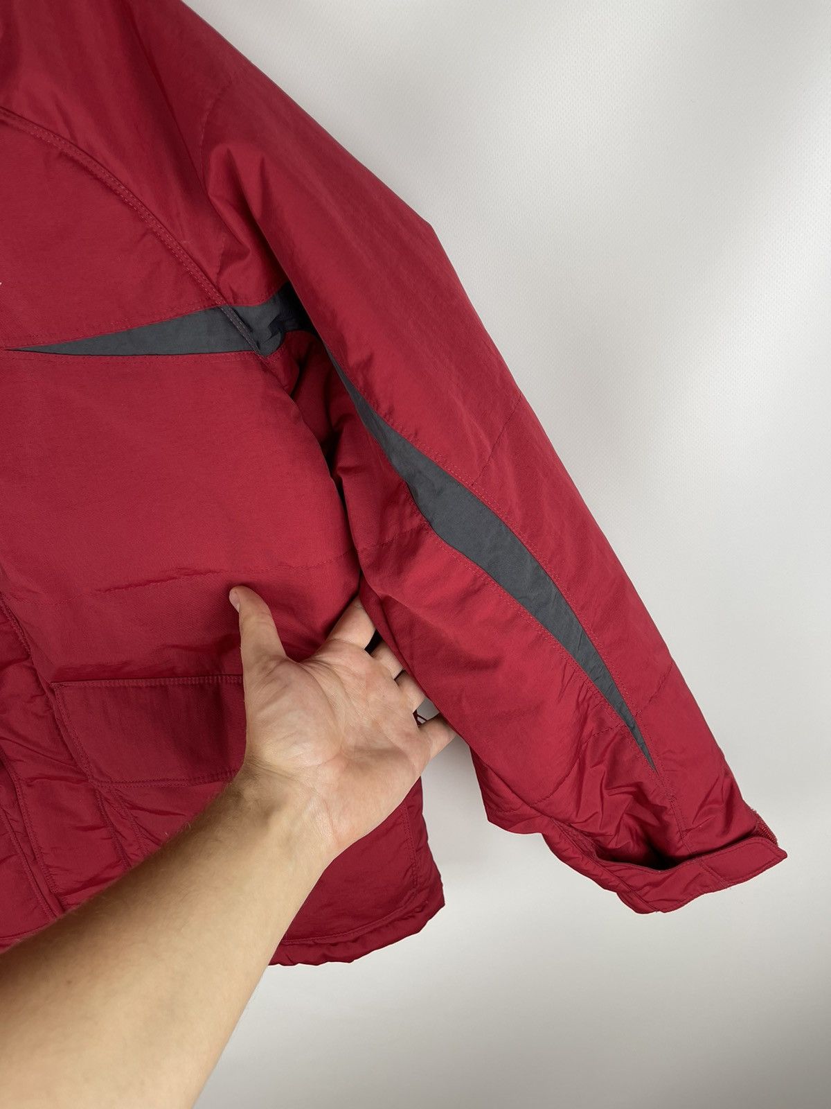 Nike Nike vintage y2k red big swoosh logo puffer jacket Size US M / EU 48-50 / 2 - 10 Thumbnail