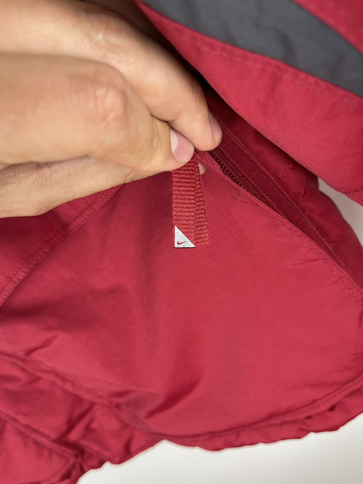 Nike Nike vintage y2k red big swoosh logo puffer jacket Size US M / EU 48-50 / 2 - 11 Thumbnail