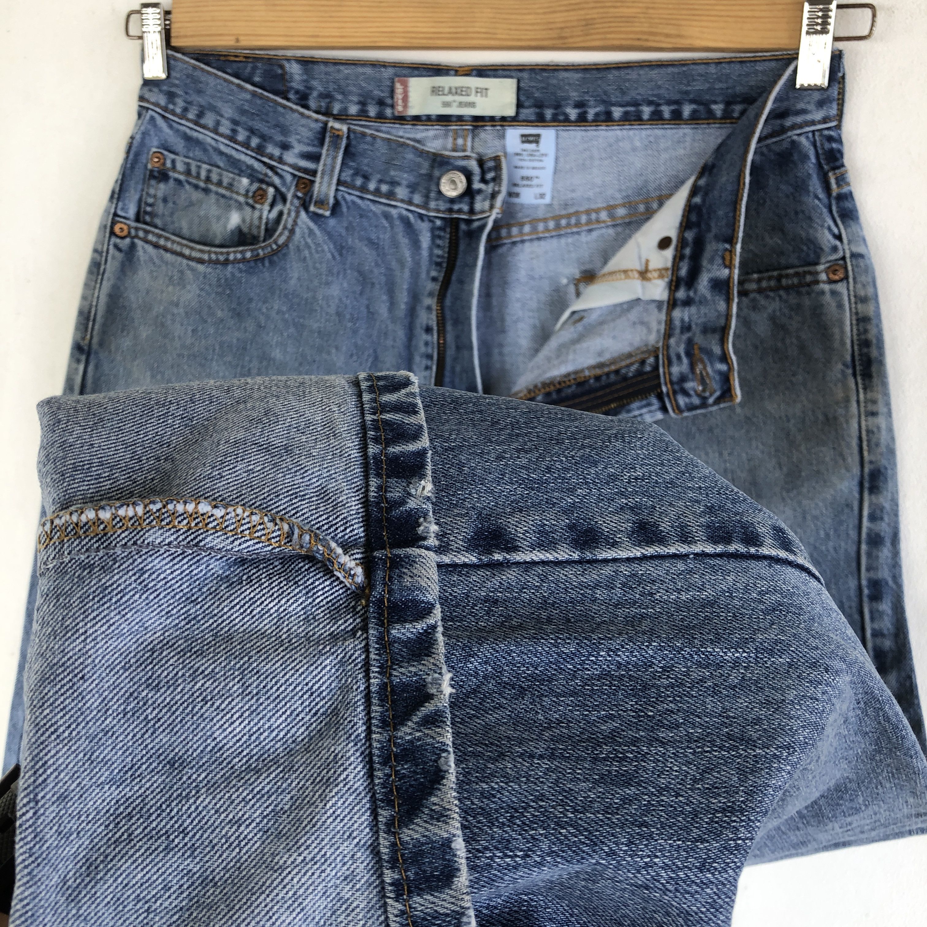 Levi's Vintage Levi's 550 Light Wash Jeans Levis Ripped Denim Size US 34 / EU 50 - 8 Thumbnail