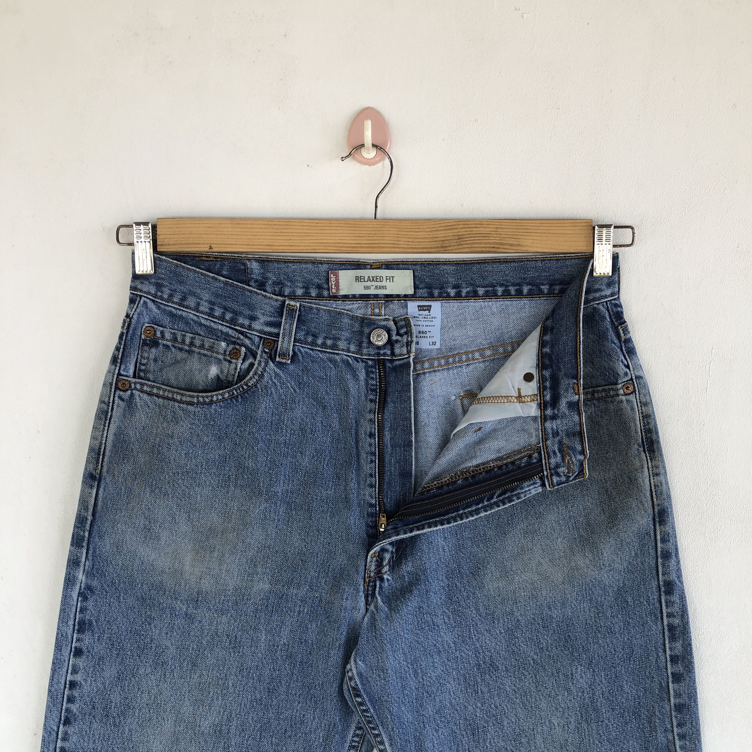 Levi's Vintage Levi's 550 Light Wash Jeans Levis Ripped Denim Size US 34 / EU 50 - 6 Thumbnail
