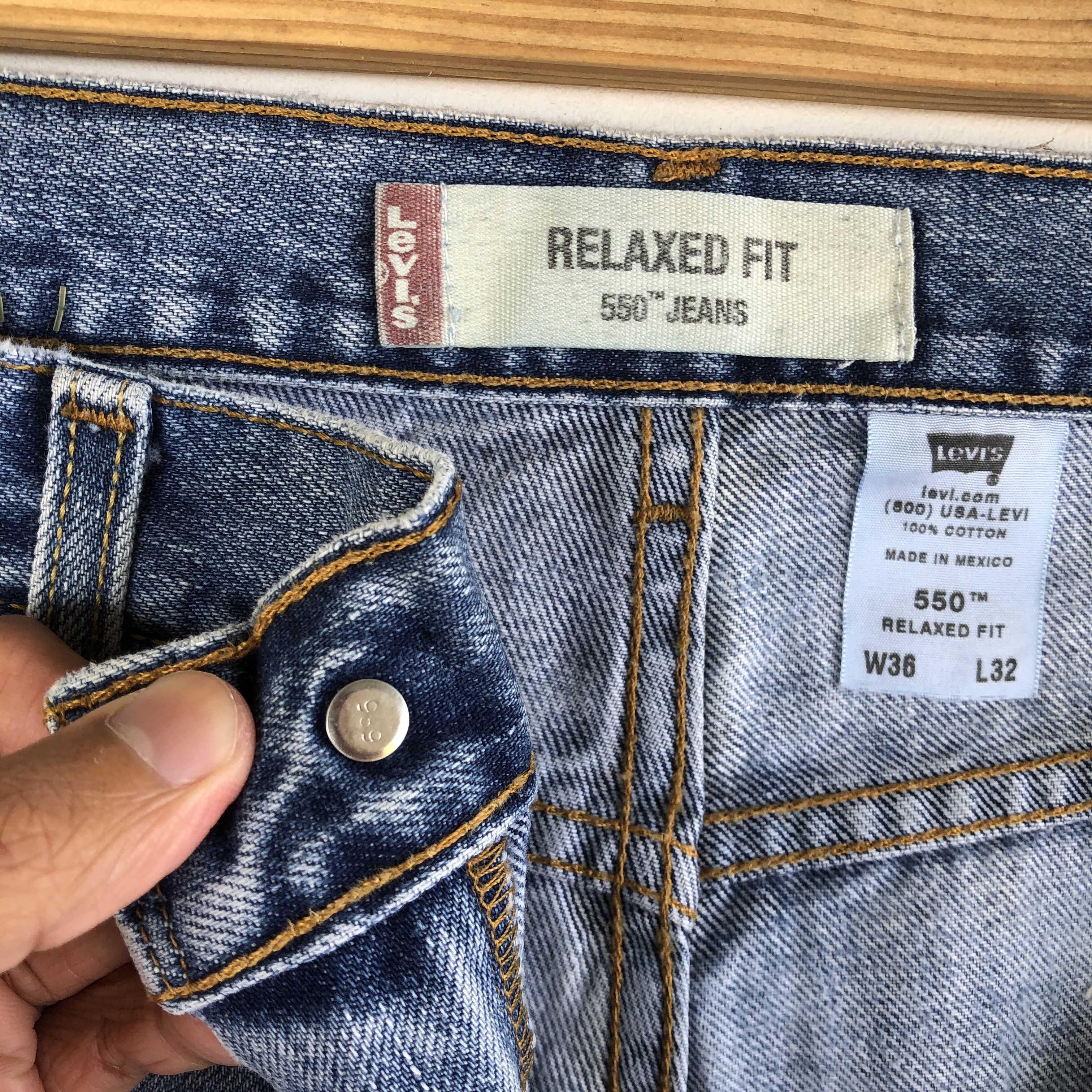 Levi's Vintage Levi's 550 Light Wash Jeans Levis Ripped Denim Size US 34 / EU 50 - 7 Thumbnail