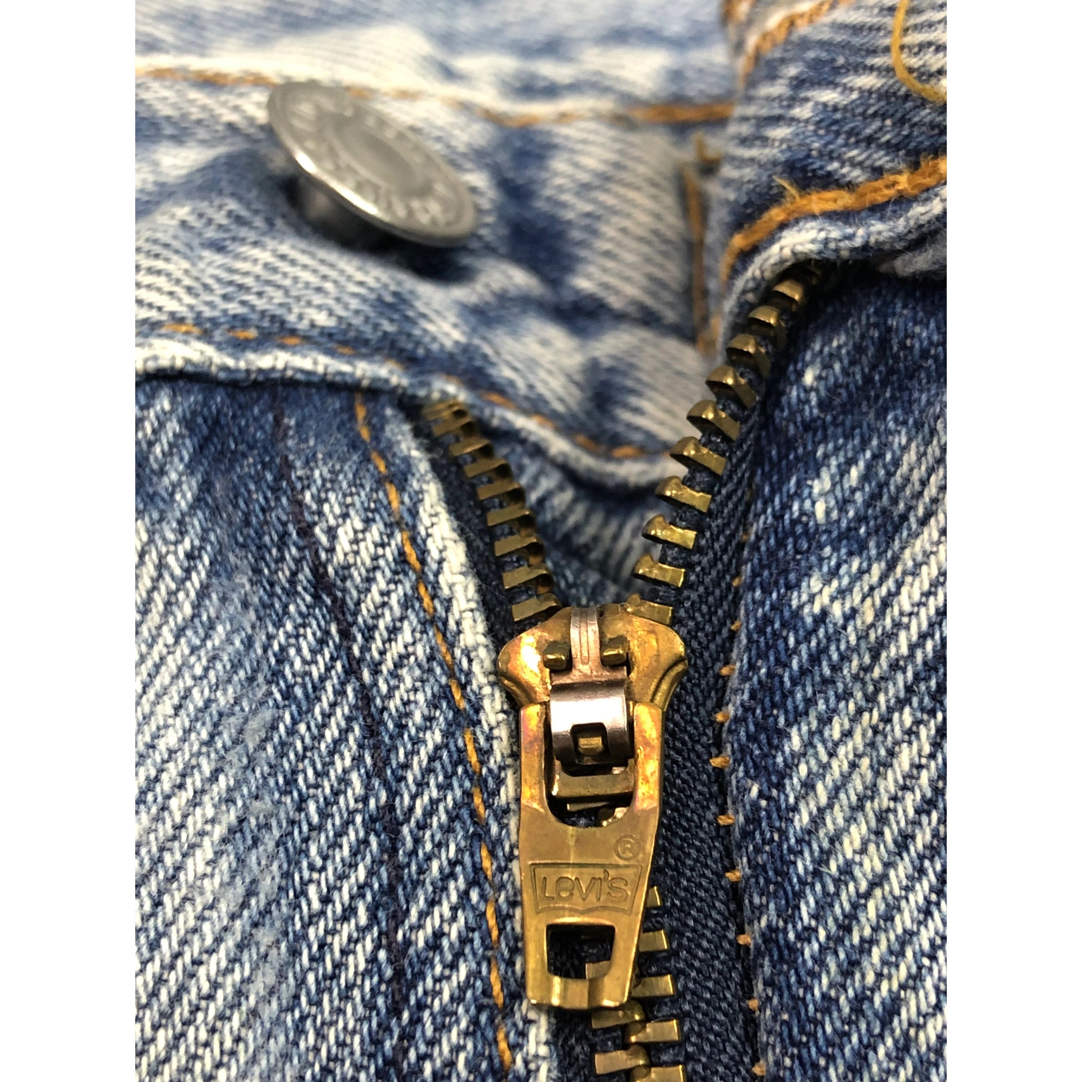 Levi's × Vintage Vintage 90s Sun Faded Levis 550 Jeans Lightwash DP0532 Size US 34 / EU 50 - 8 Thumbnail