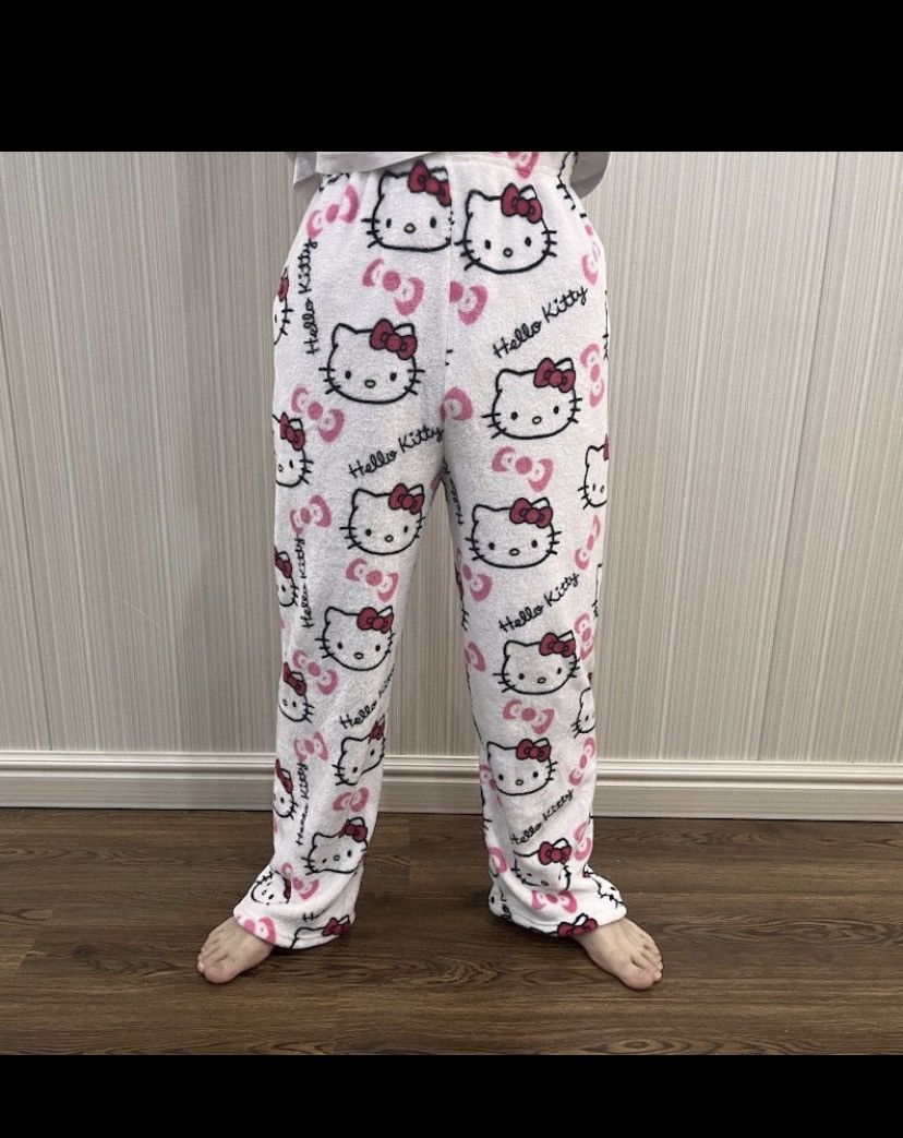 Forever 21 Hello Kitty Pj Pants Size 28" / US 6 / IT 42 - 1 Preview