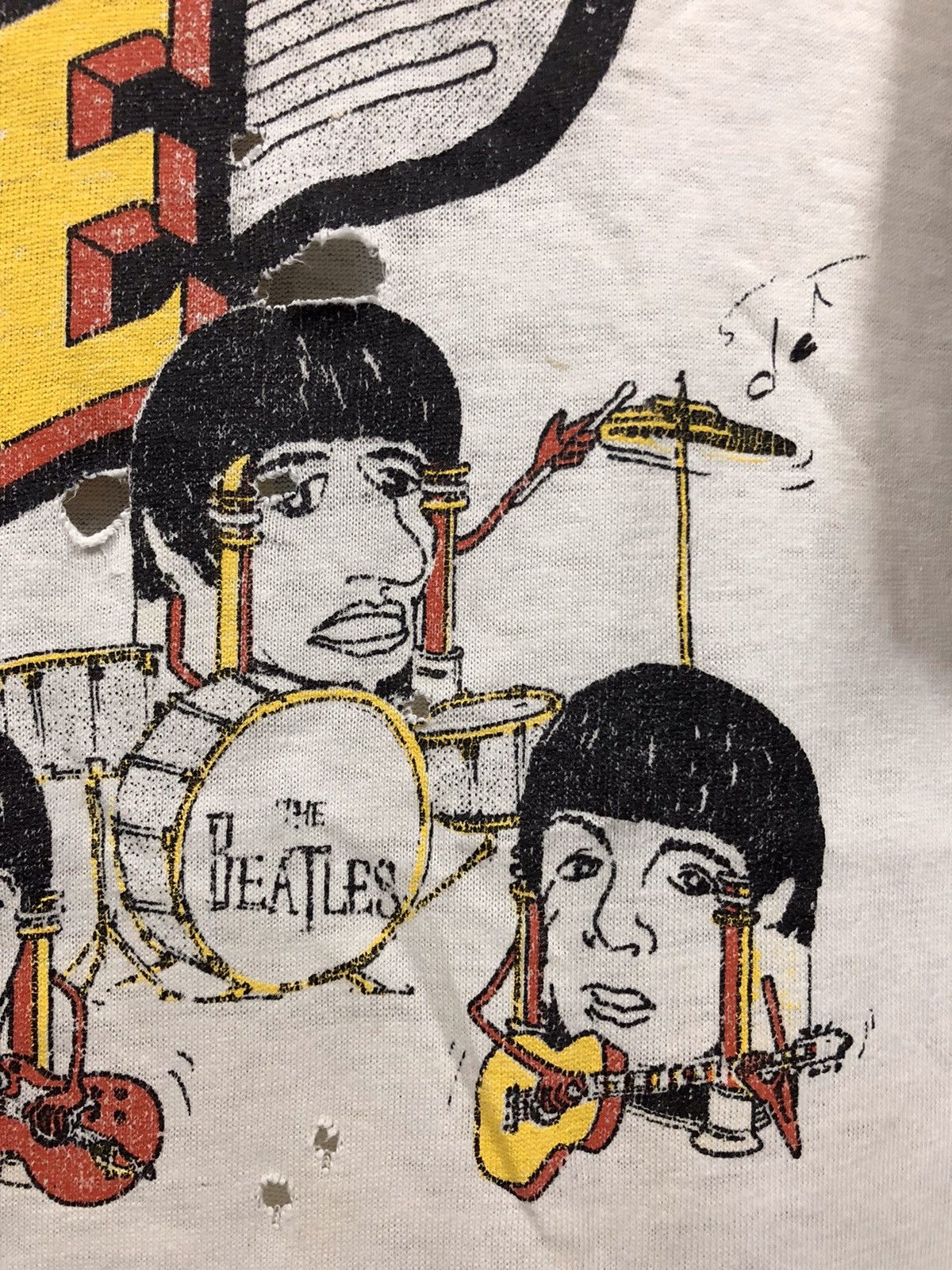 Band Tees × Vintage Vintage 90s Rare The Beatles Distressed T Shirt Size US L / EU 52-54 / 3 - 5 Thumbnail