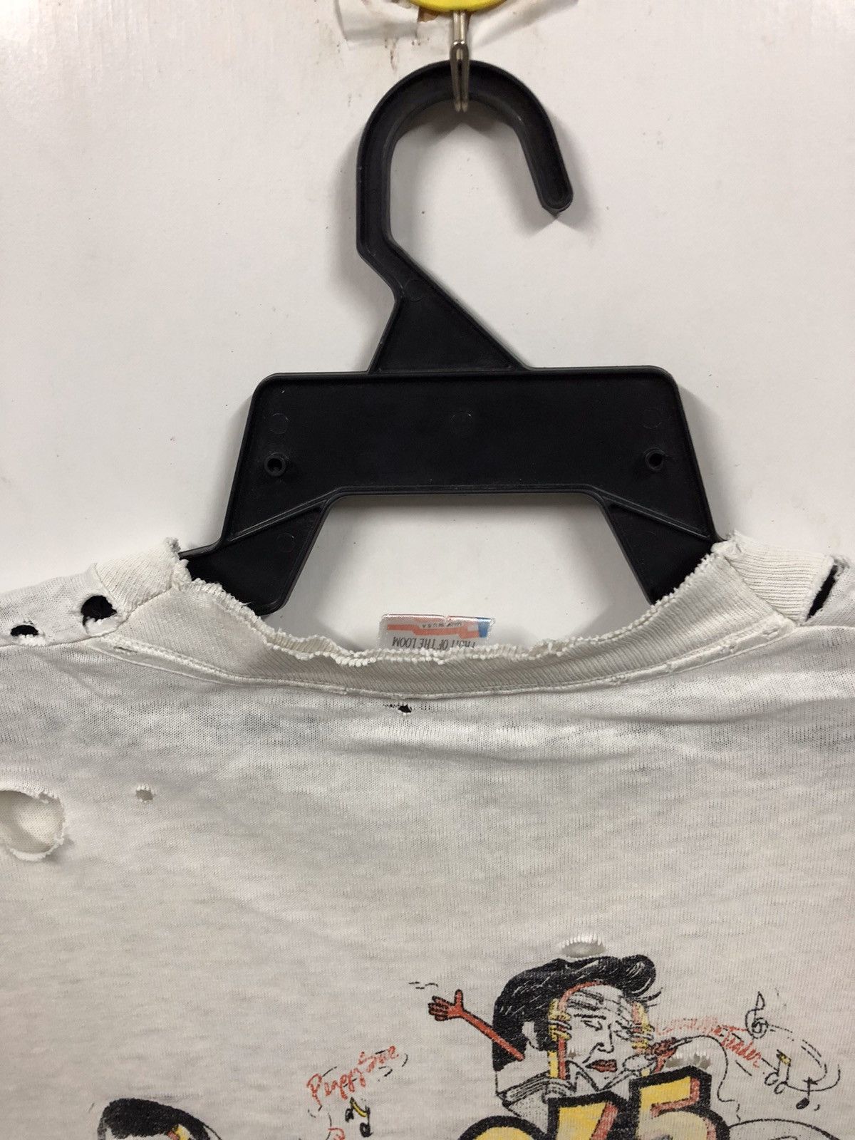 Band Tees × Vintage Vintage 90s Rare The Beatles Distressed T Shirt Size US L / EU 52-54 / 3 - 11 Thumbnail